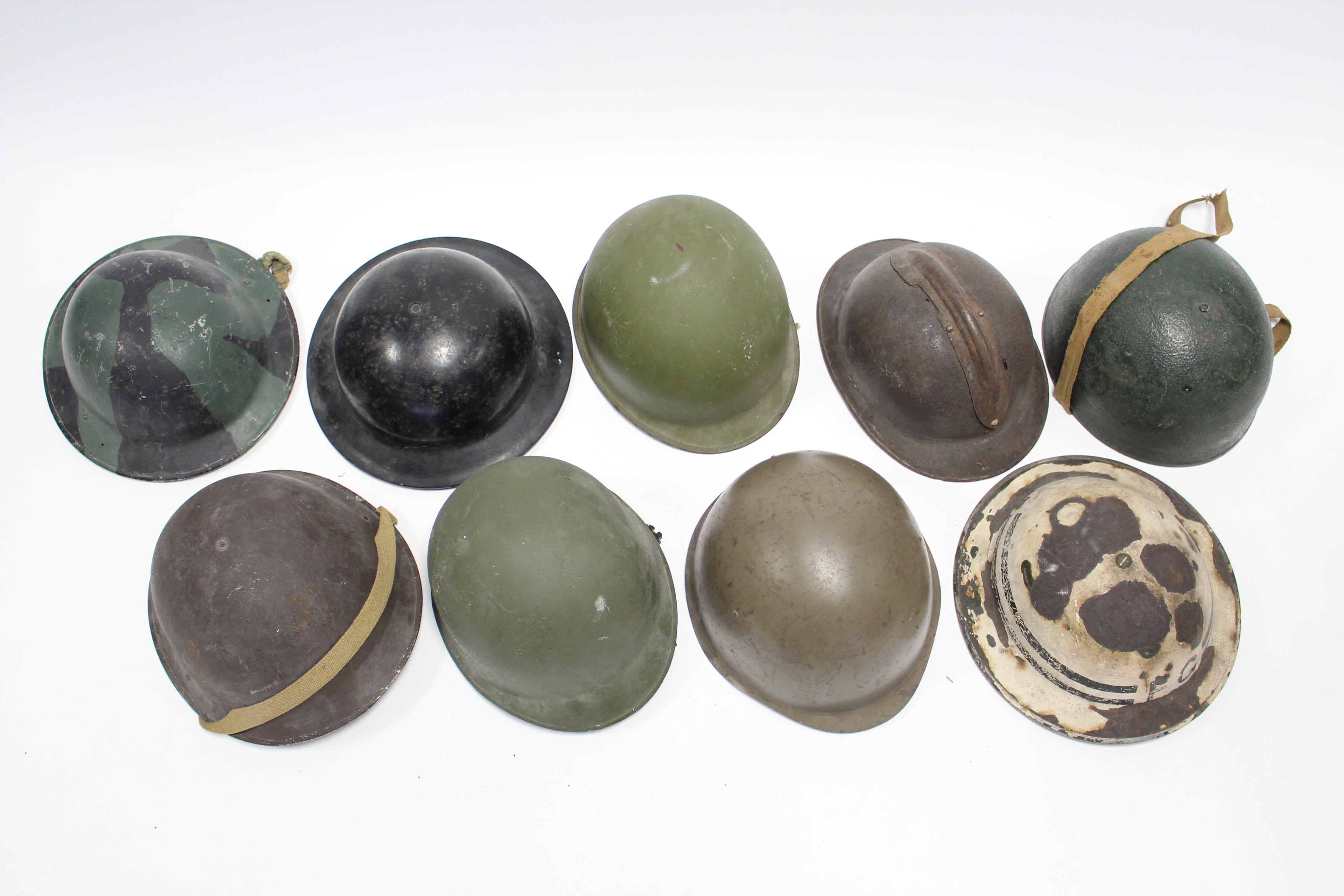 Seventeen various military helmets, caps, etc. - Image 10 of 11