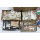 An album & contents of USA & Czechoslovakian stamps; & a large quantity of loose foreign stamps (