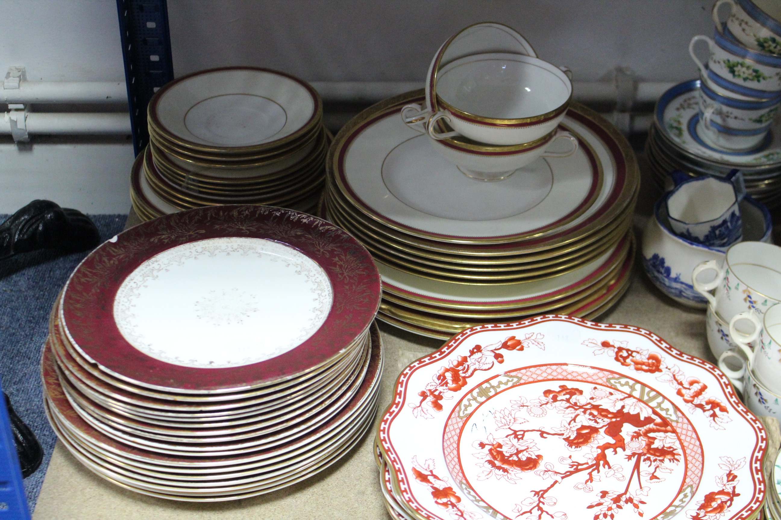 A set of six Coalport bone china “Indian Tree Coral” pattern dinner plates; a Royal Doulton “ - Image 3 of 5