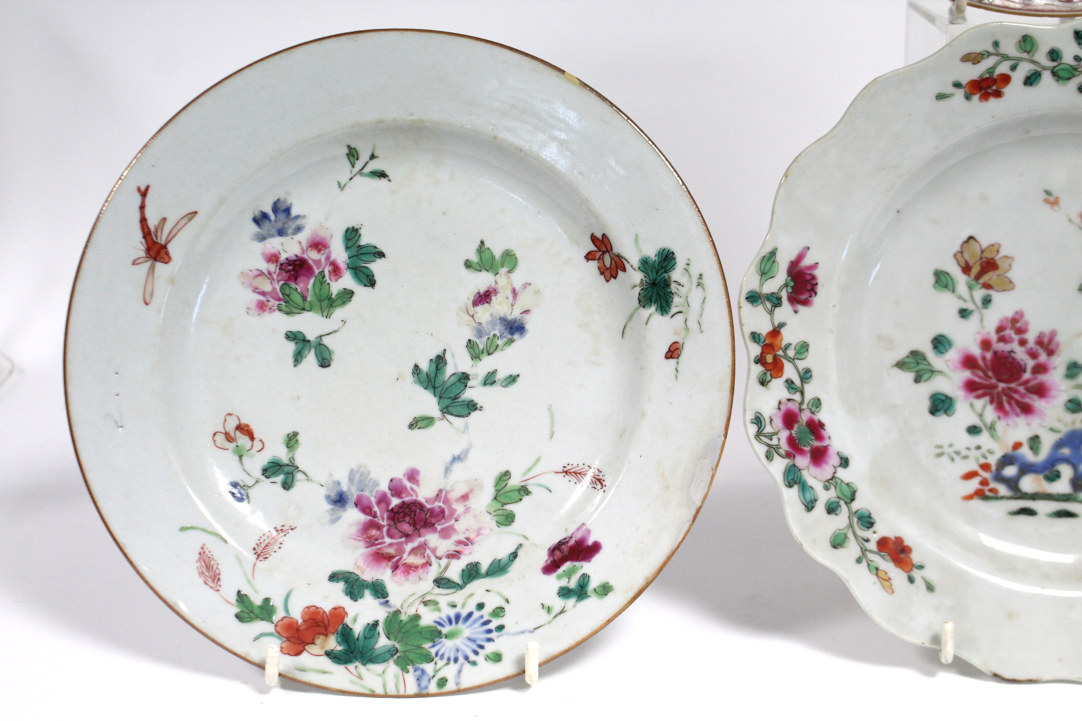 Four 18th century Chinese porcelain plates, variously painted with exotic flowers in famille rose - Image 4 of 6