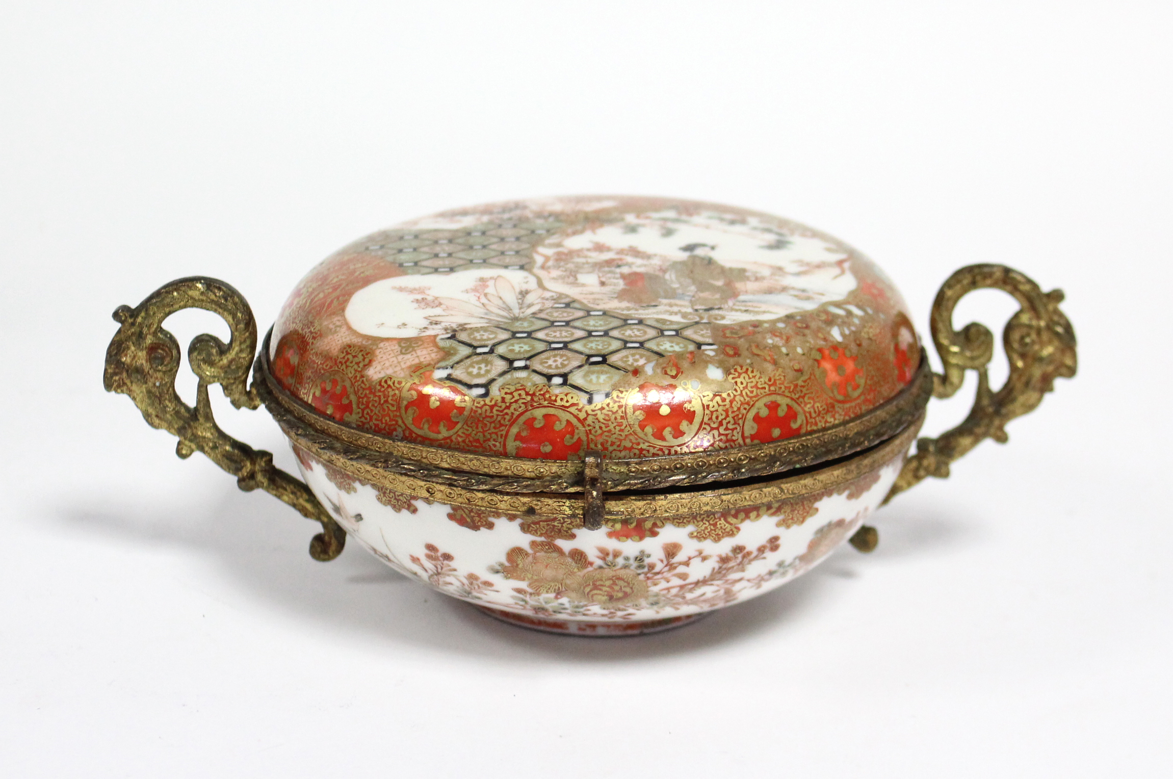 A 19th century Japanese Kutani porcelain circular box & cover decorated with figure scenes, flowers, - Image 3 of 7