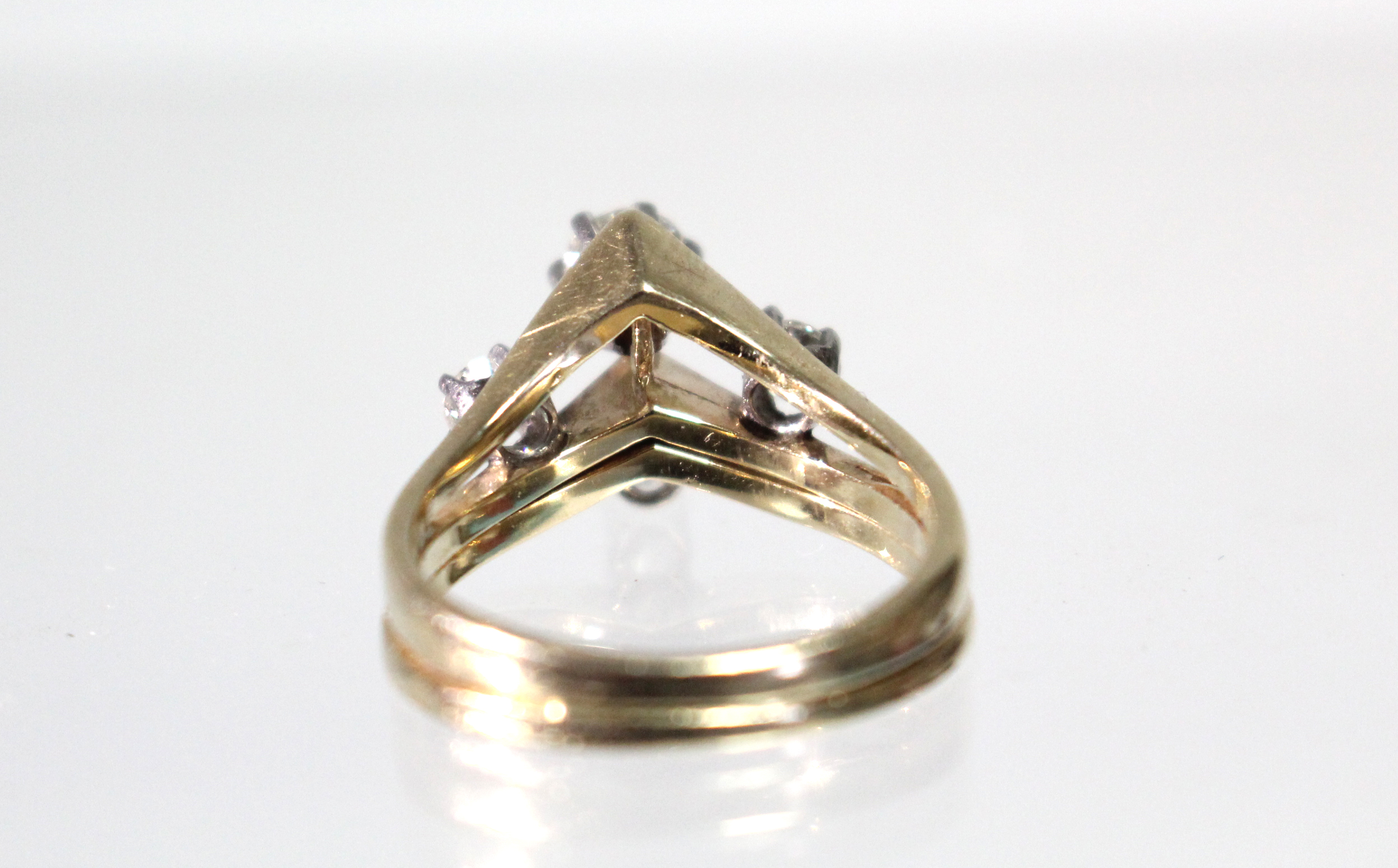 A diamond ring, the four graduated stones set in a tiered arrangement, the largest approx. 0.25 - Image 5 of 5