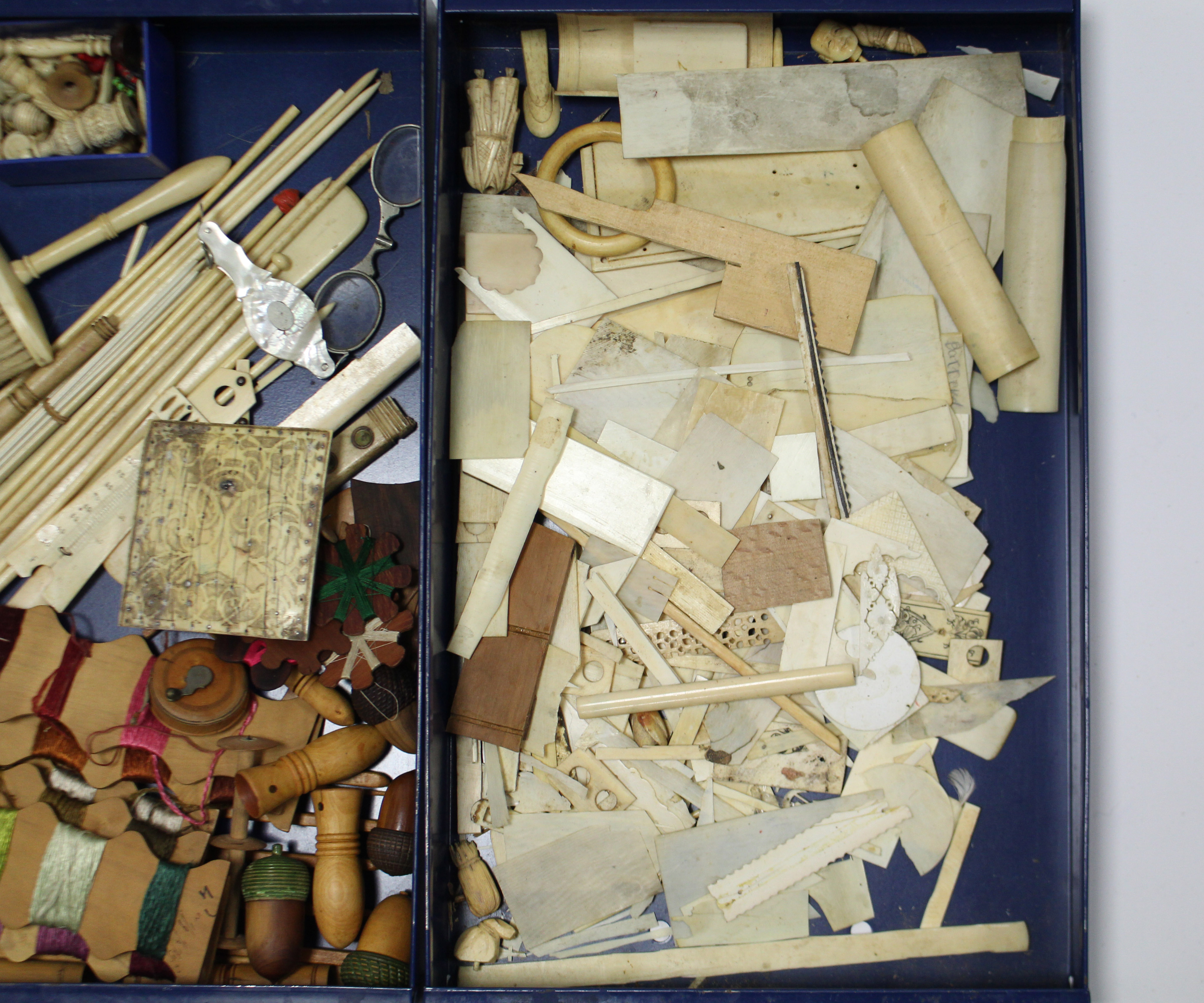 A large quantity of ivory, bone, & other sections fragments, etc., for restoration use. - Image 4 of 7