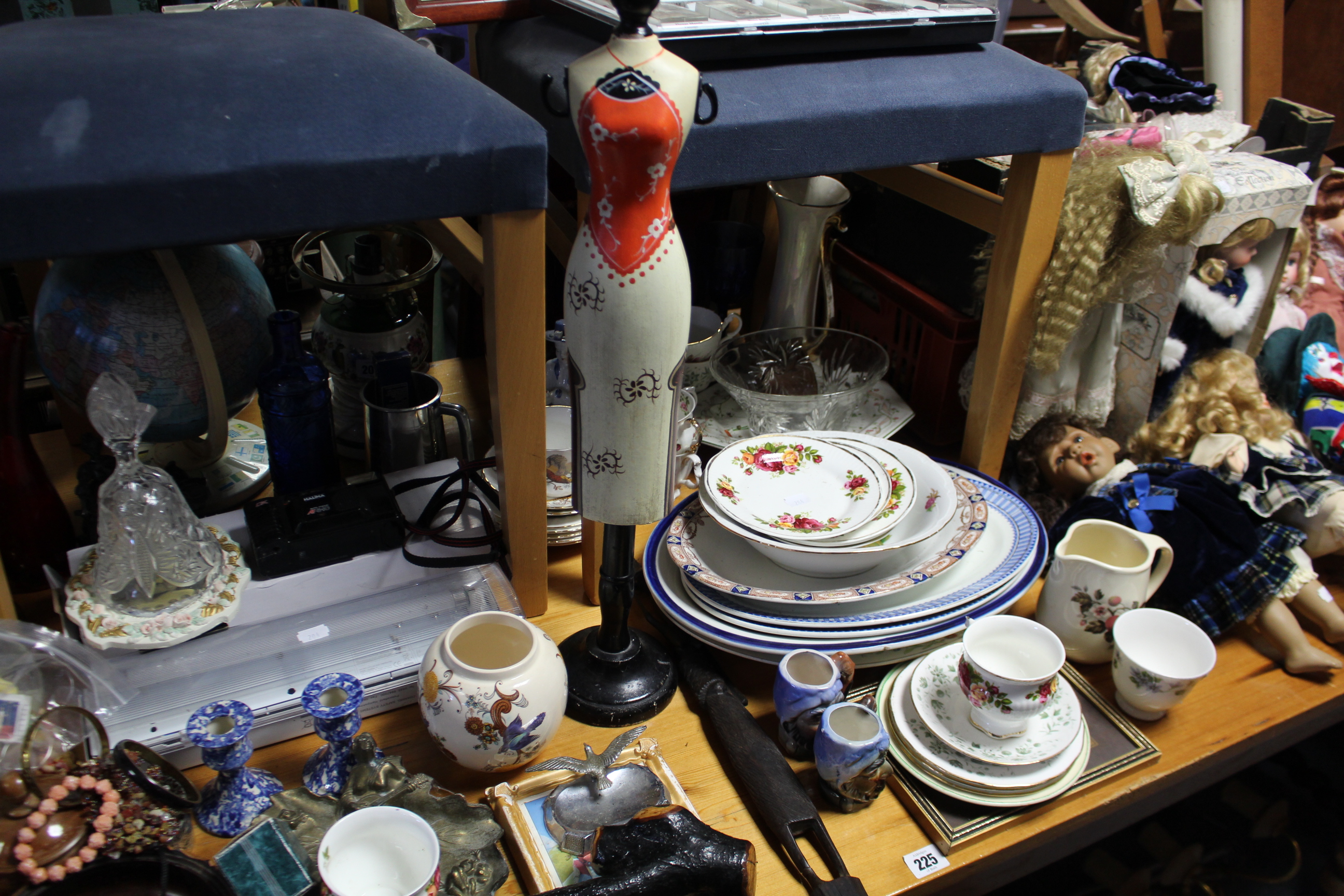 Various items of decorative china, pottery, glassware, etc. - Image 2 of 3