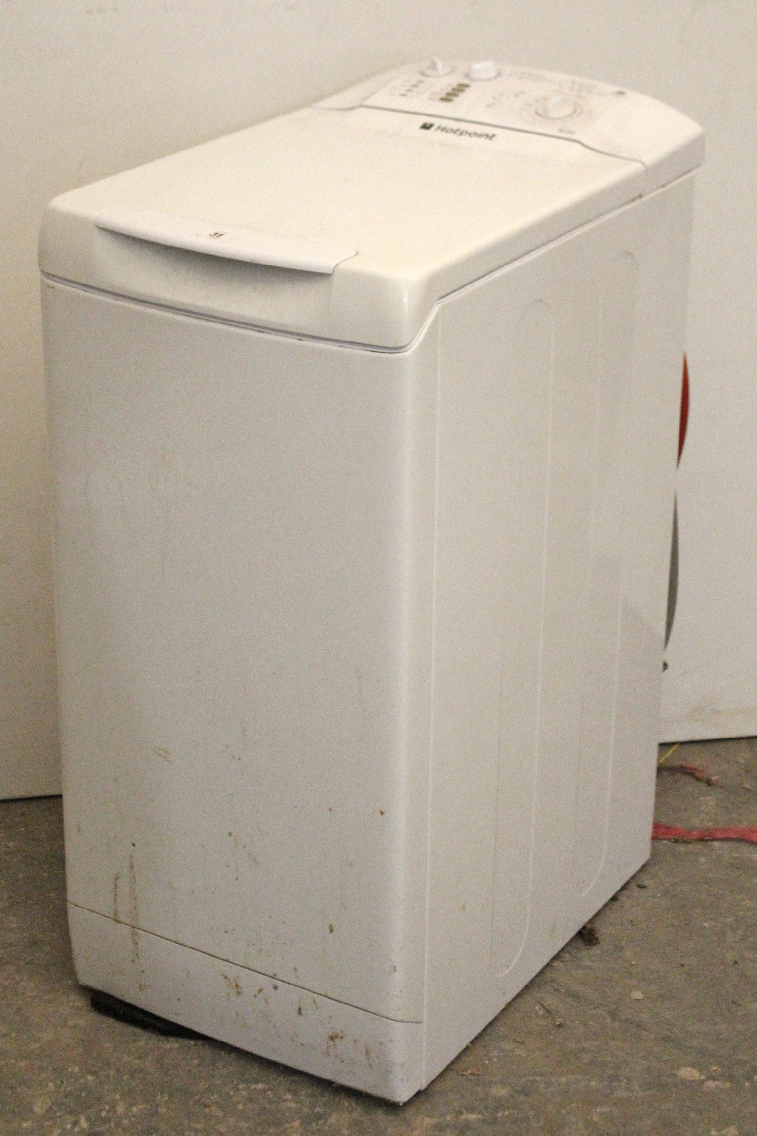 A Hotpoint “WT400” 1000 spin top-loader washing machine in white-finish case.