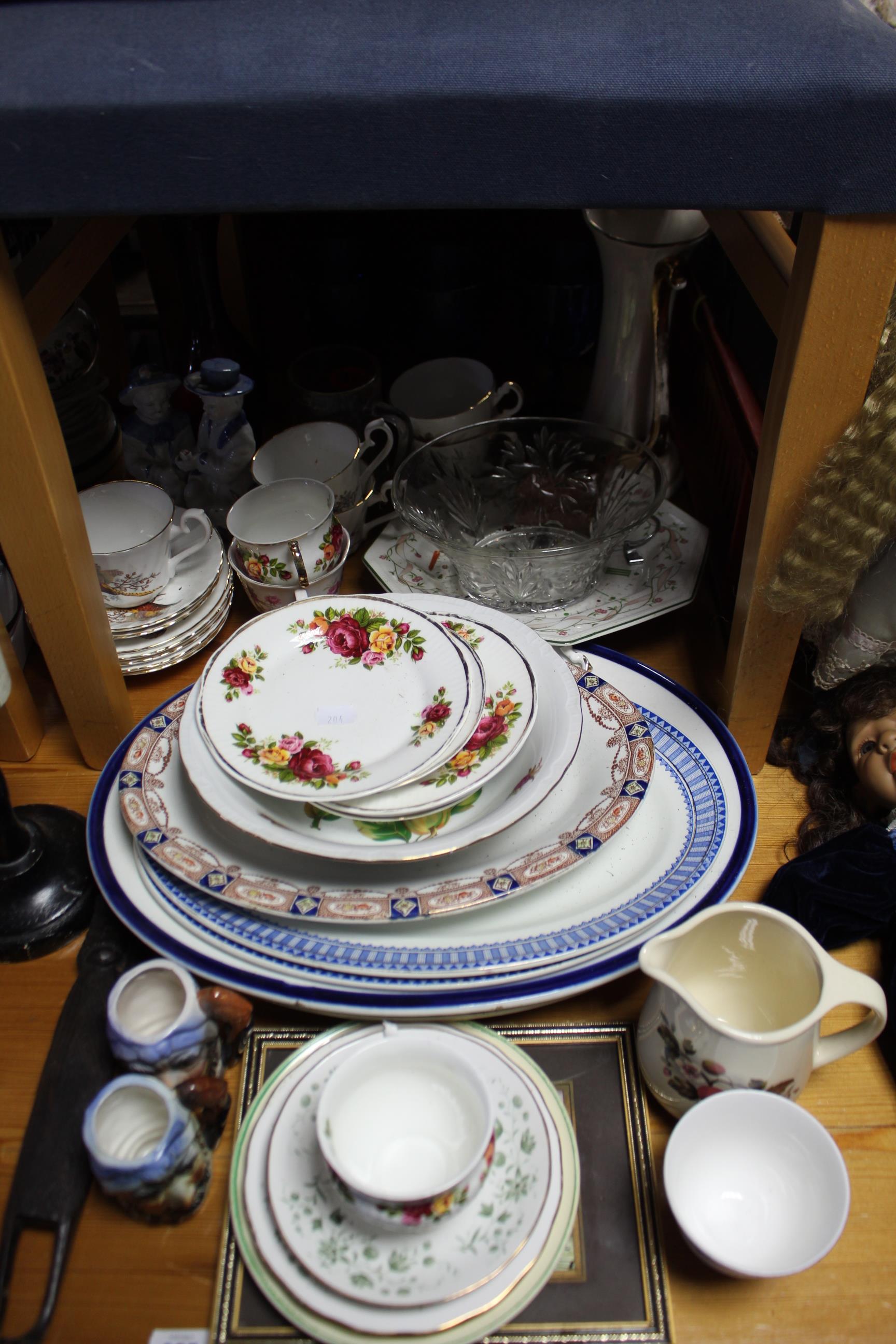 Various items of decorative china, pottery, glassware, etc. - Image 3 of 3