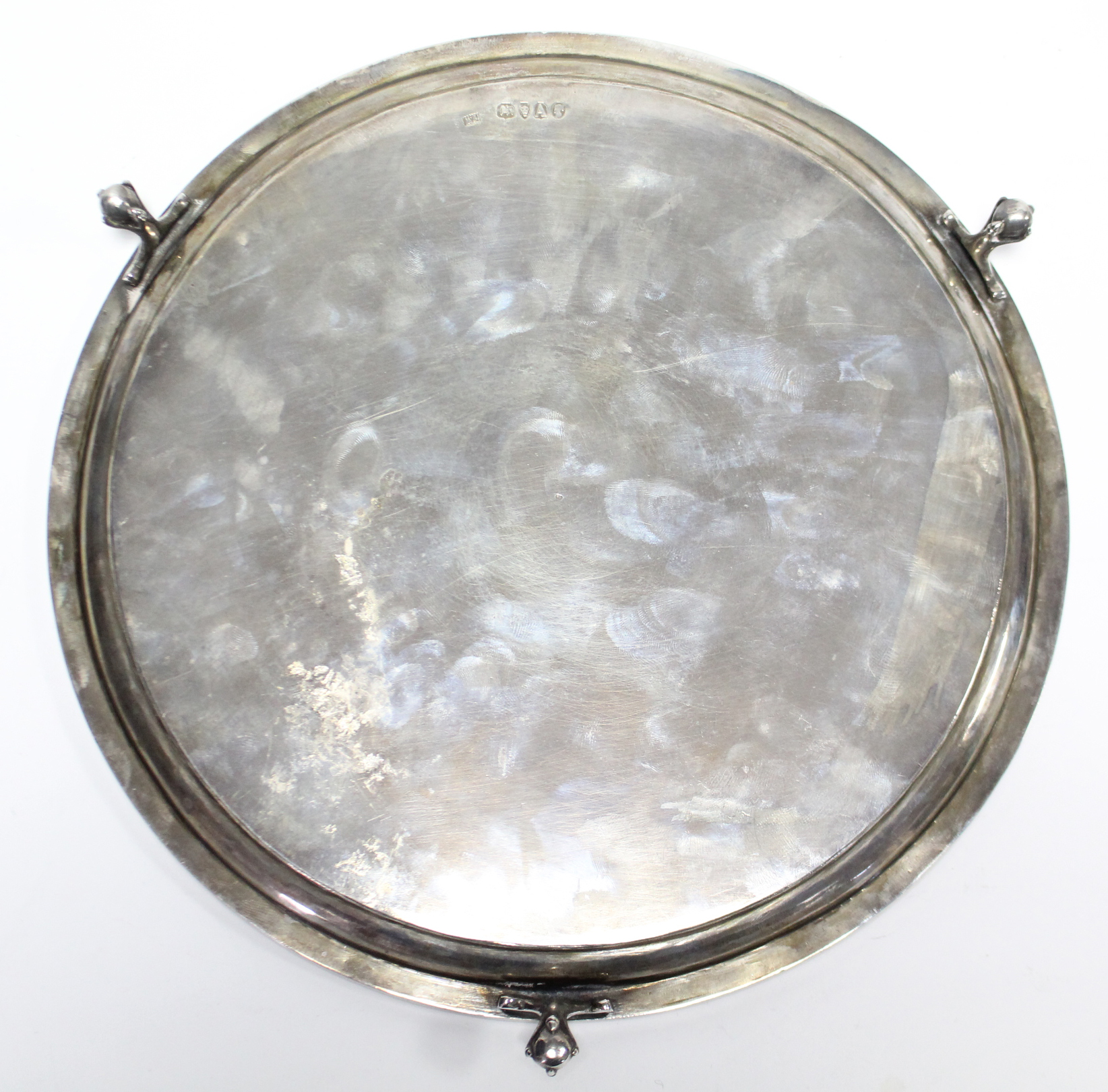 A Victorian silver waiter with engraved leaf-scroll decoration within a beaded rim, on three - Image 3 of 4