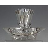A George VI silver small round bowl with tapered sides, 3” diam., Birmingham 1946, by F. C. Richards