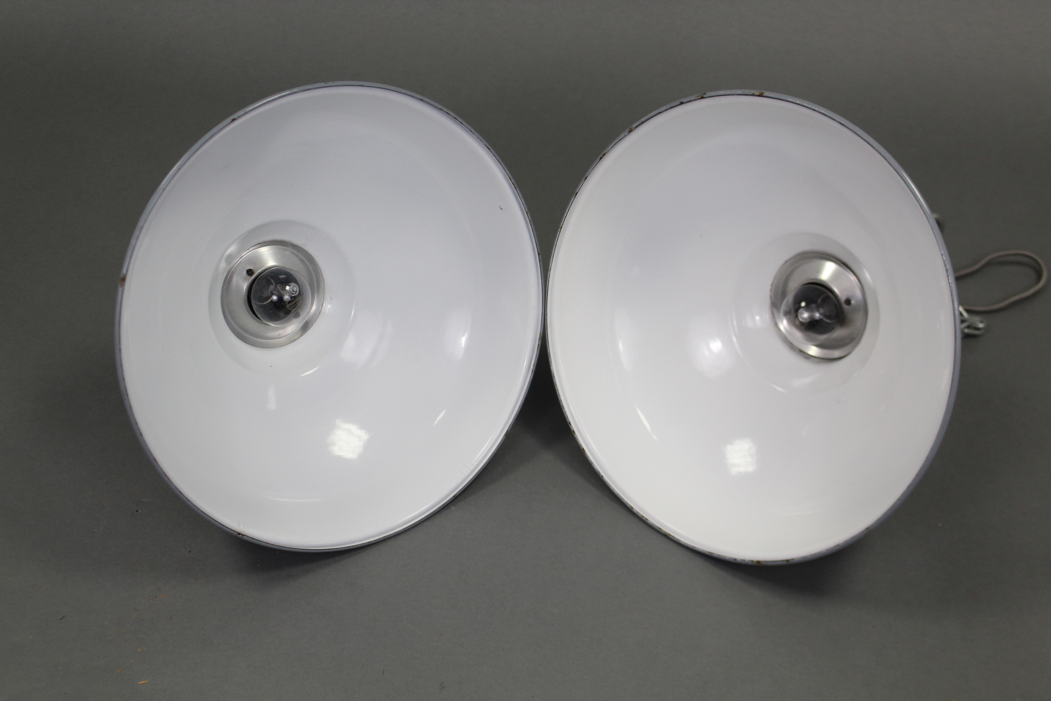 A pair of mid-20th century Benjamin industrial pendant ceiling lights with blue/grey enamel - Image 7 of 7