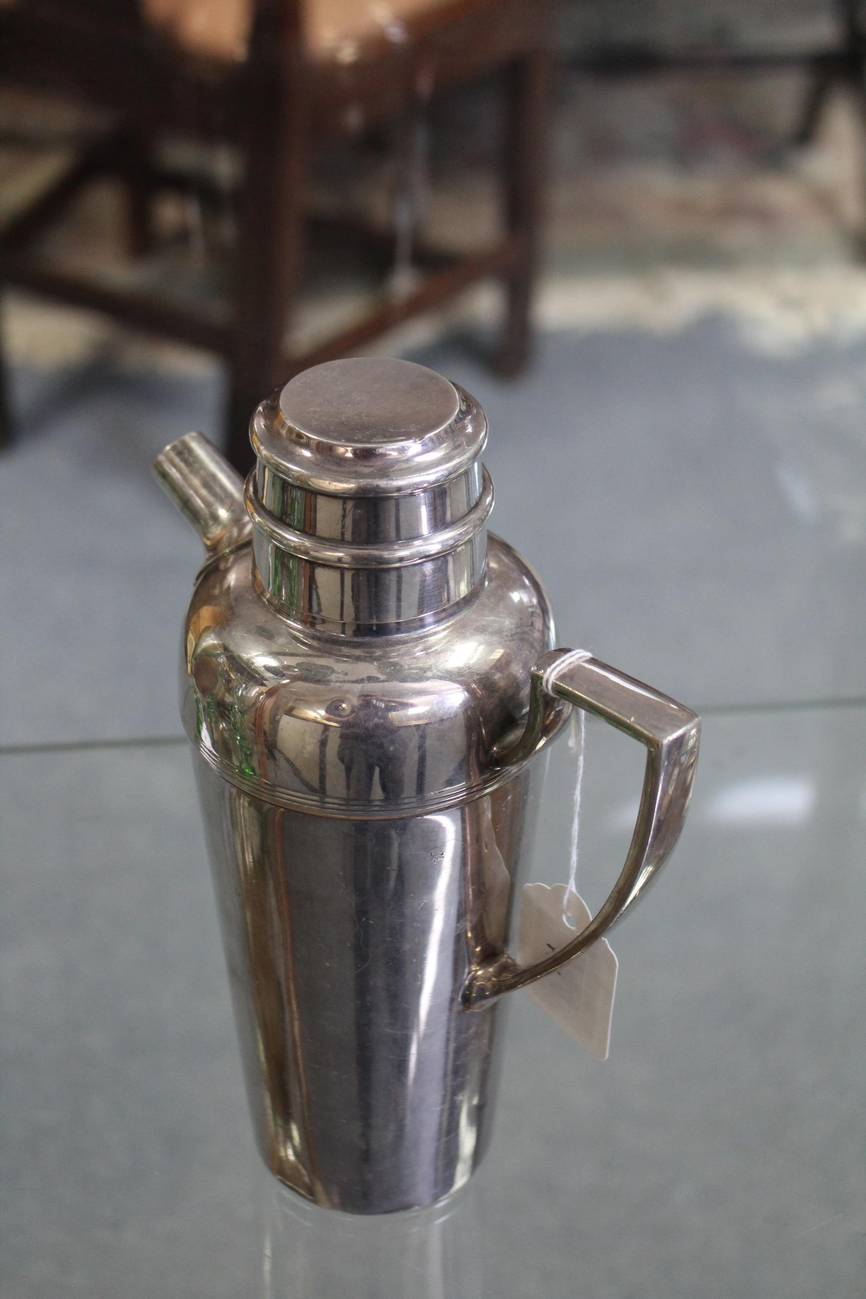 A Mappin & Webb 1¼ pint cocktail shaker with pull-off lid, short spout & angular side handle, 9” - Image 3 of 5