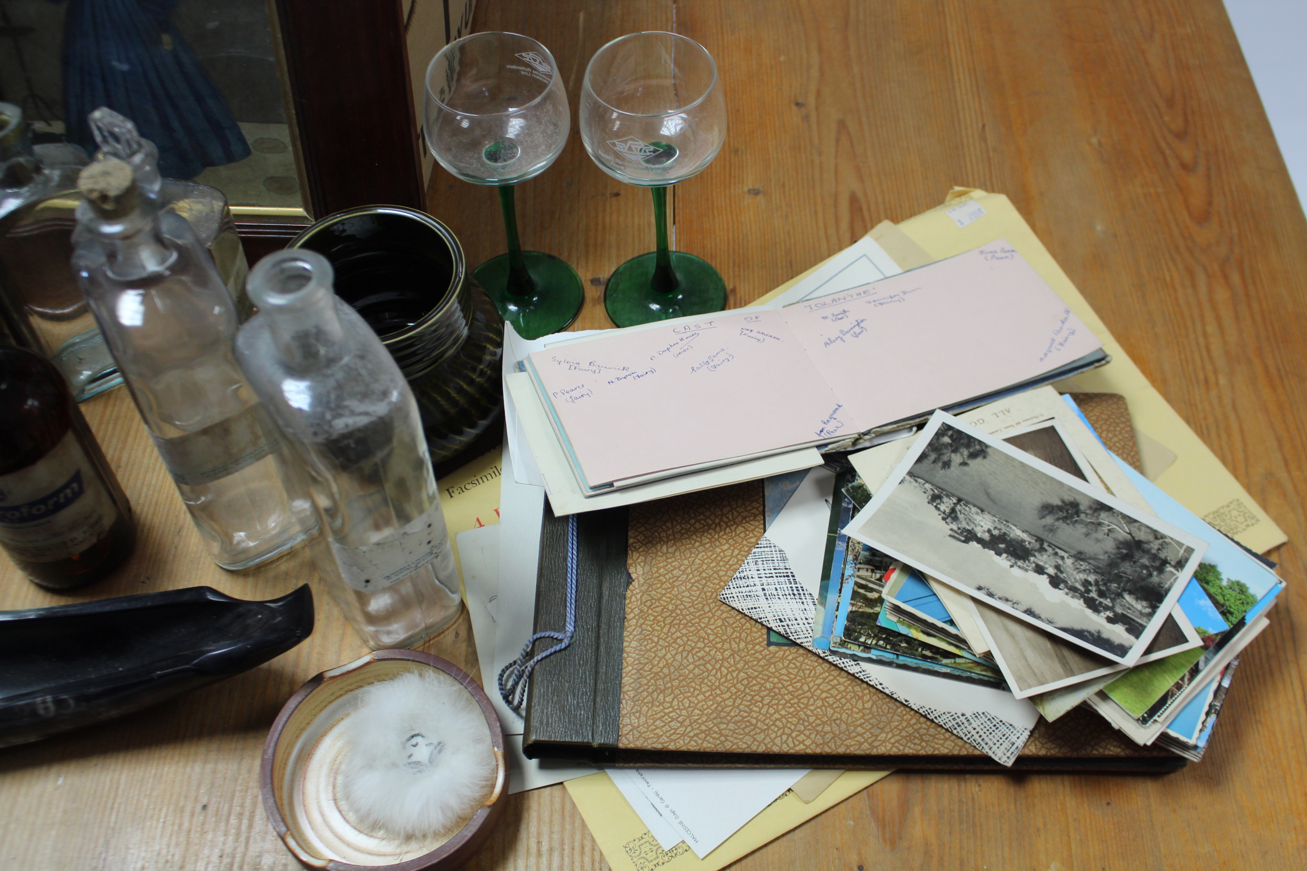 A collection of approximately thirty various apothecary bottles; a full-length female portrait; - Bild 4 aus 6