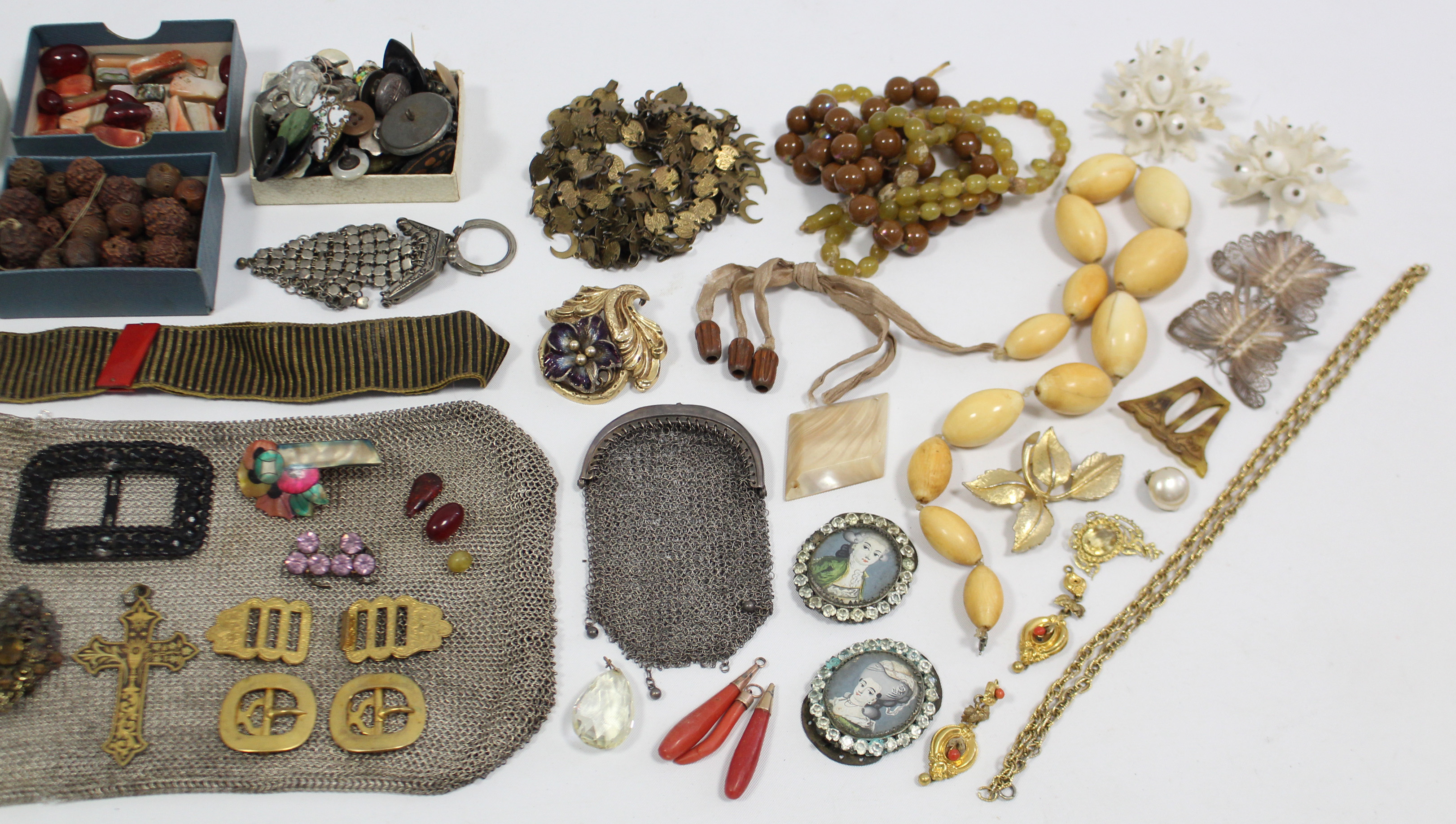 A pair of yellow-metal lorgnettes; four small meshwork purses; & various items of costume - Image 4 of 4