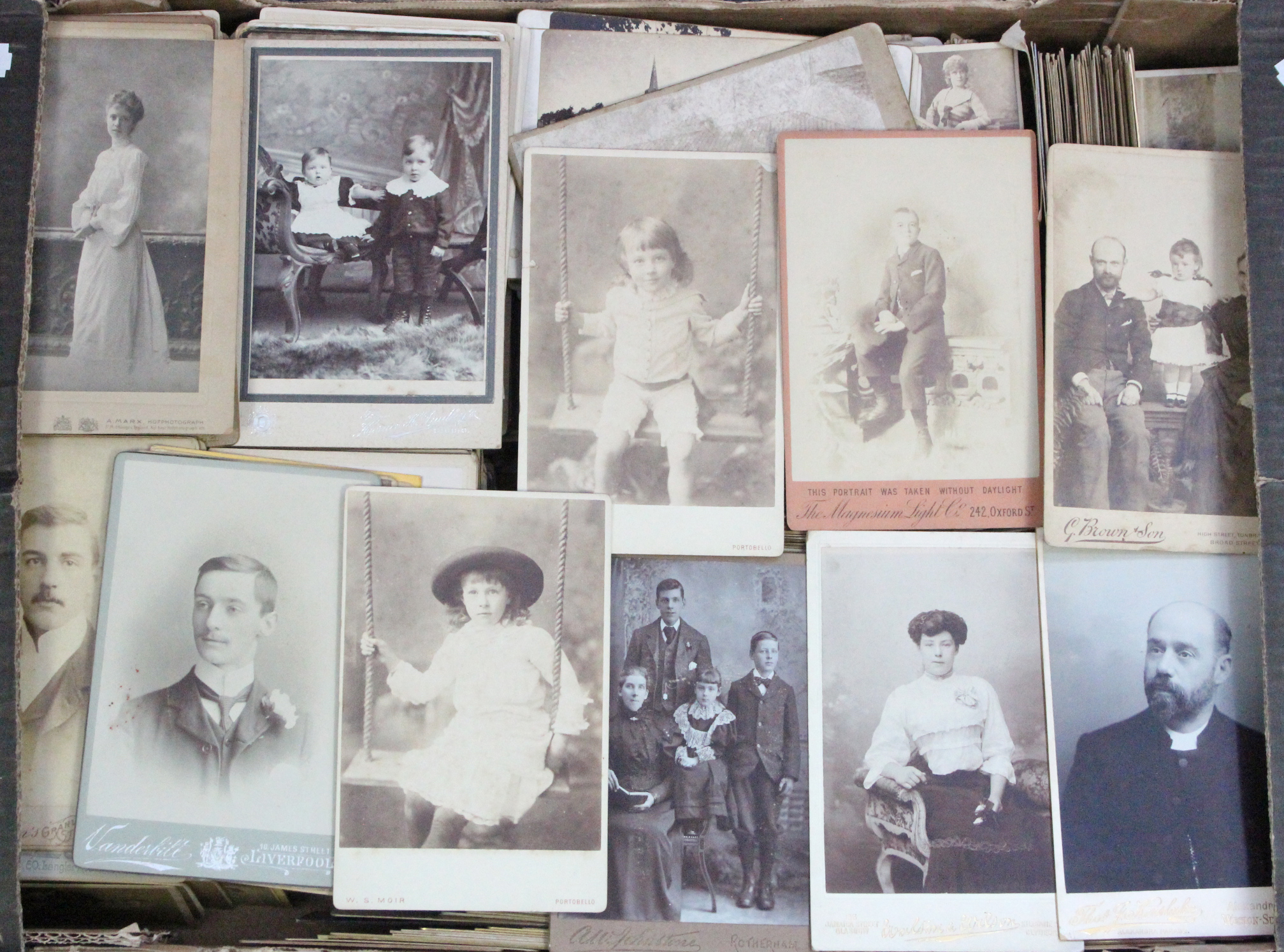 A large collection of antique carte-de-visite & cabinet photographs.