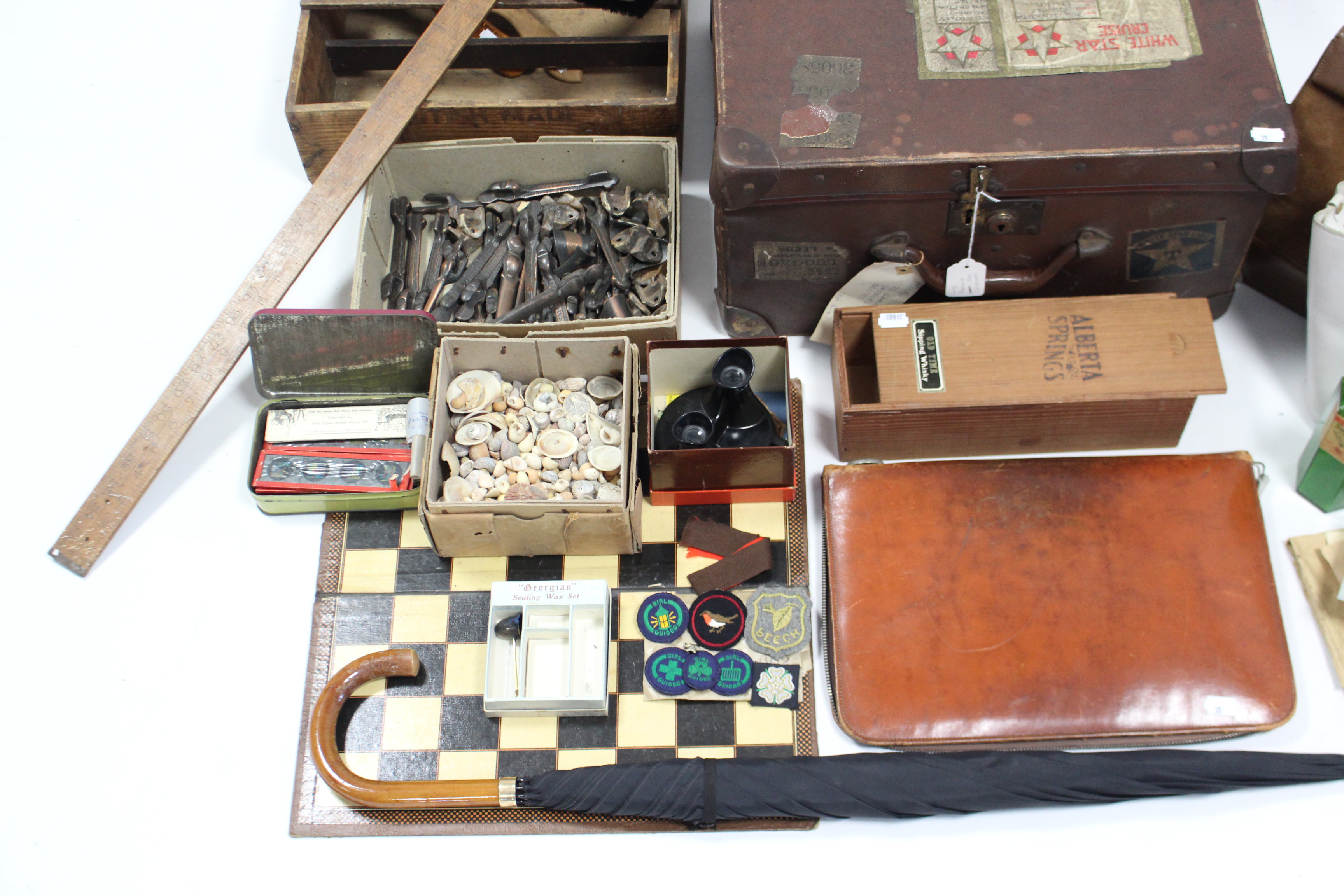 A fibre-covered travelling trunk; two handbags; a View-Master card viewer; various ditto cards; an - Image 2 of 5