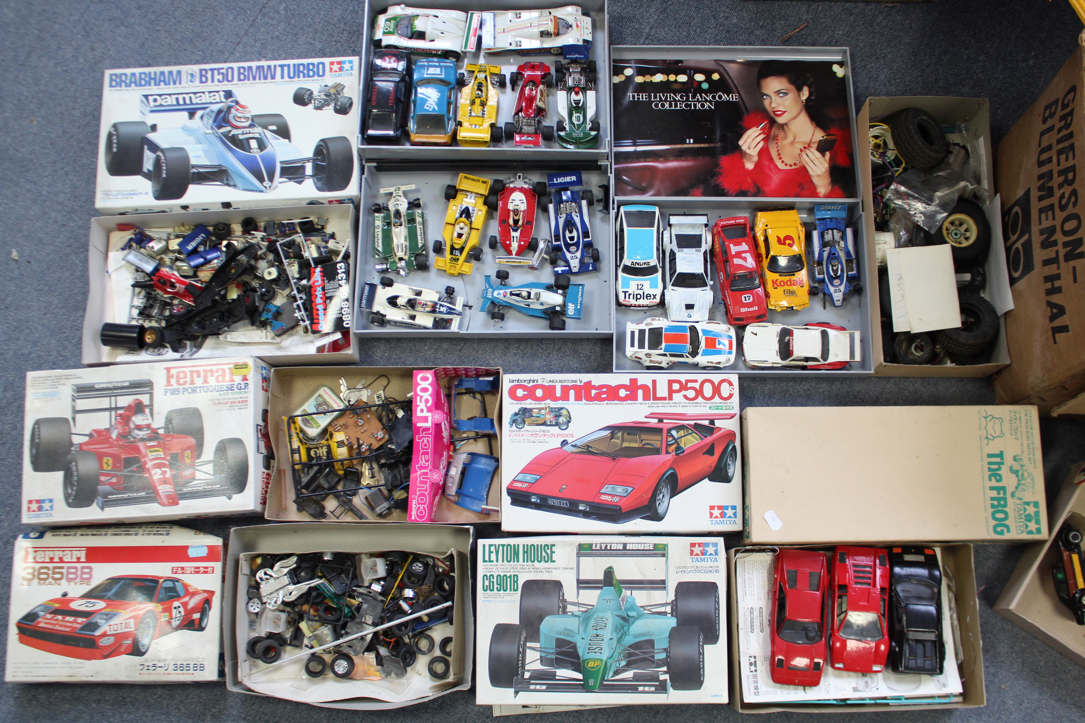 Thirty various Scalextric model racing cars; & various other Scalextric accessories. - Image 4 of 12