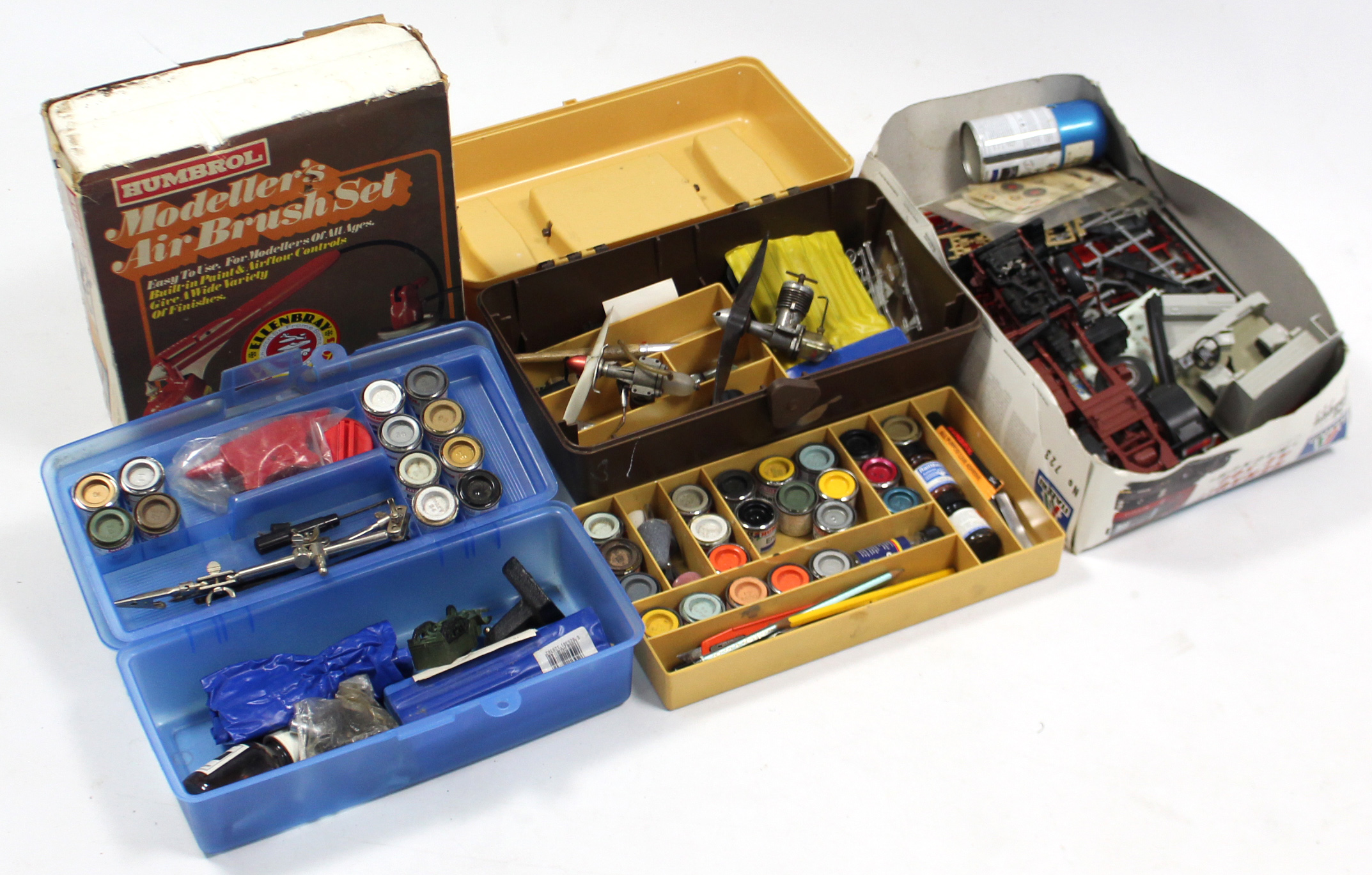 Eleven various model kits, all un-assembled, boxed; & various model kit accessories. - Image 2 of 4