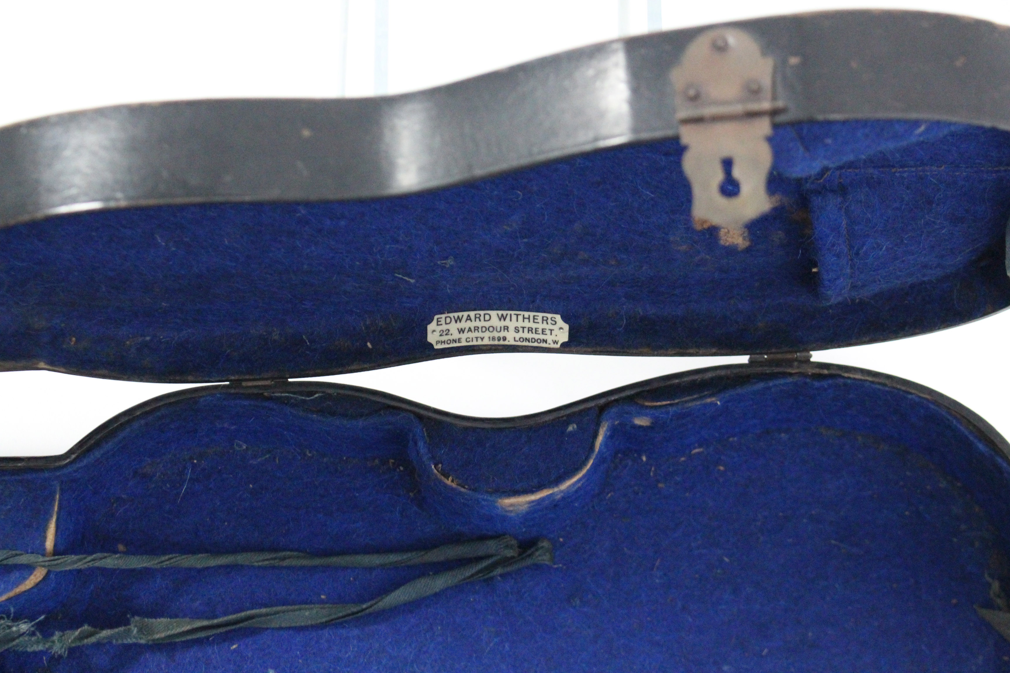 A Goddon “Chromatic-Elite” xylophone, boxed; & a black lacquered wooden violin case. - Image 3 of 3