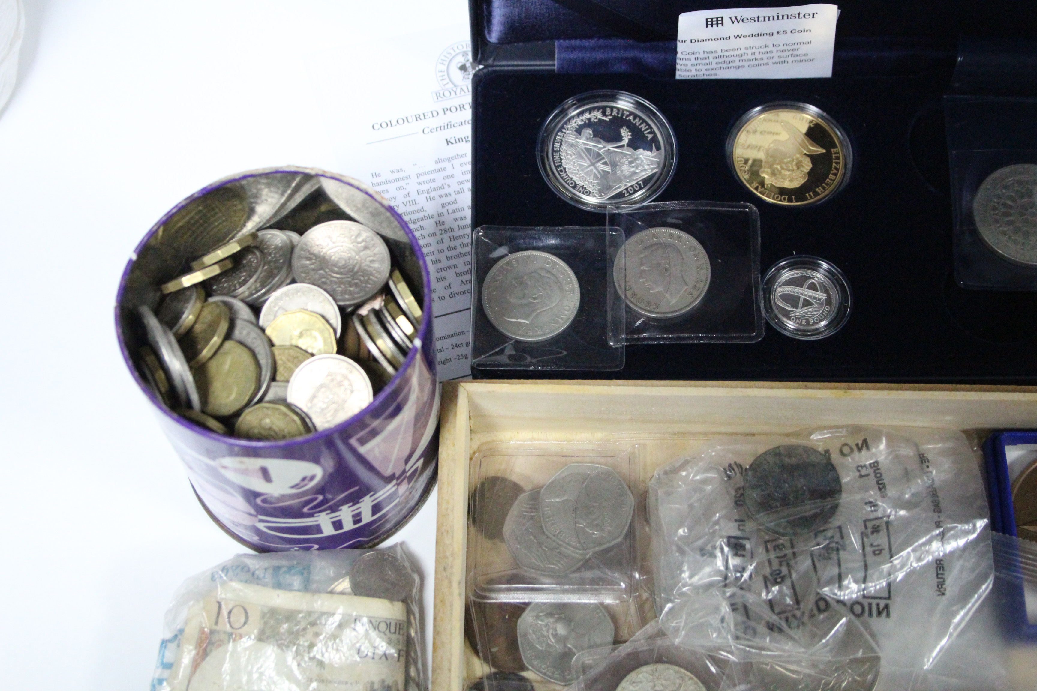 A quantity of mixed British & foreign coins, banknotes, commemorative coins, etc. - Image 4 of 6