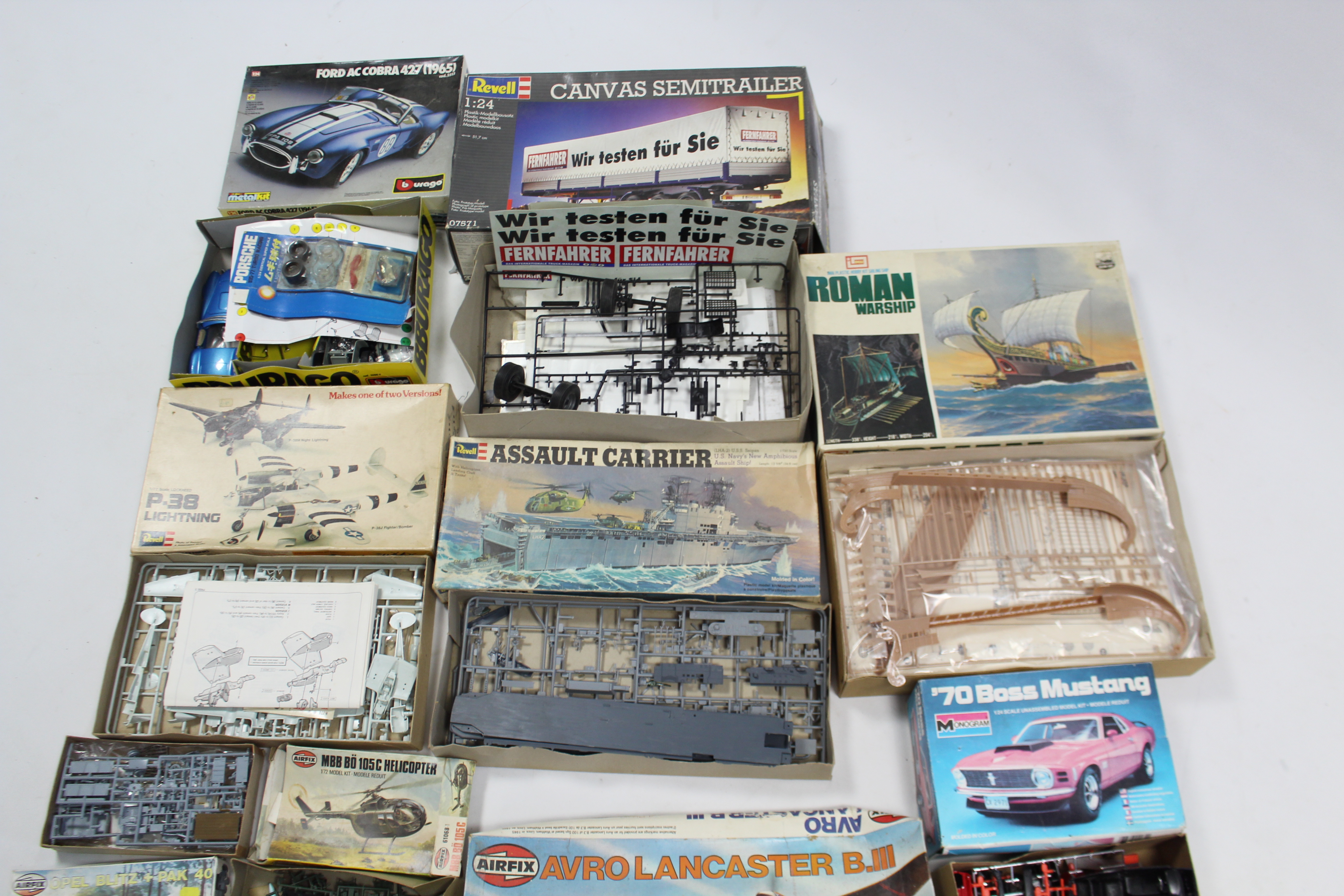 Eleven various model kits, all un-assembled, boxed; & various model kit accessories. - Image 3 of 4