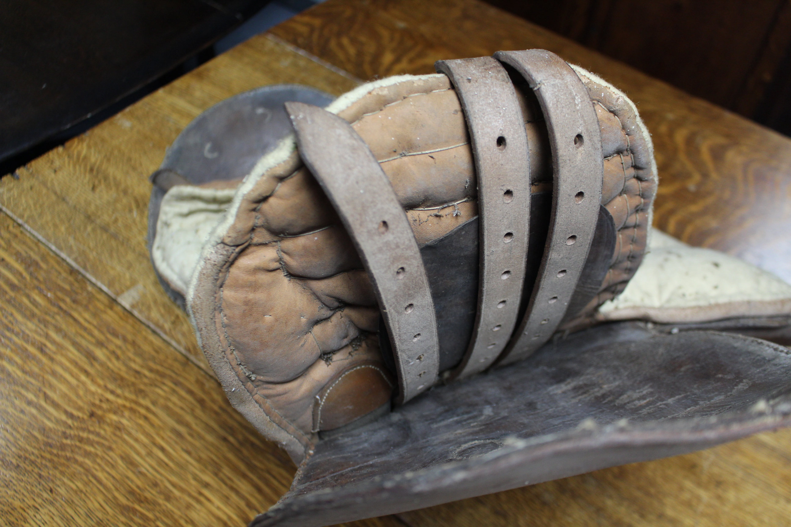 Three leather horse riding saddles; two pairs of riding breeches; a woven horse-hair riding crop; - Image 15 of 23