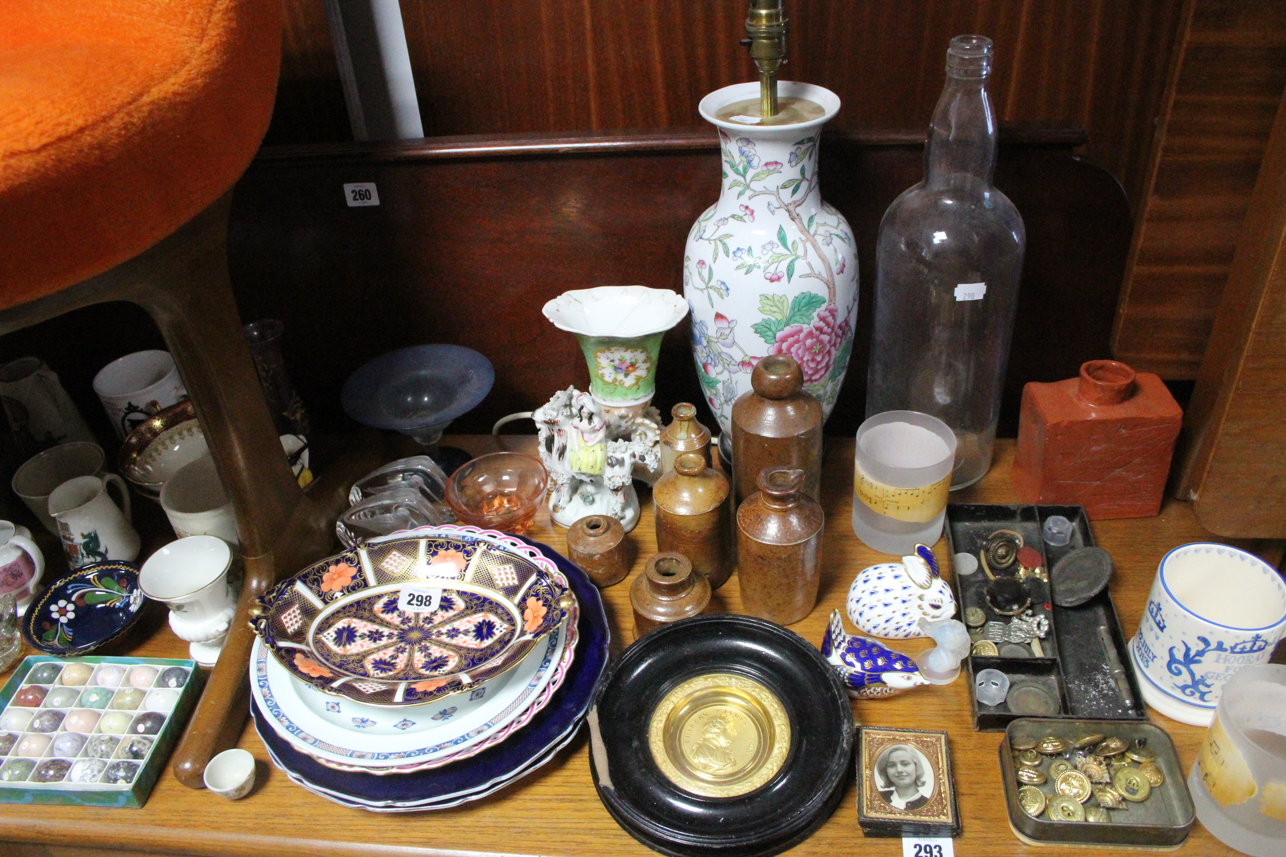 Various items of decorative china, pottery, glassware, etc.