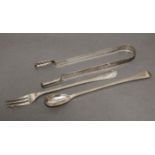 A pair of George V silver Old English Feather-Edge long-stemmed pickle fork & spoon, London 1925