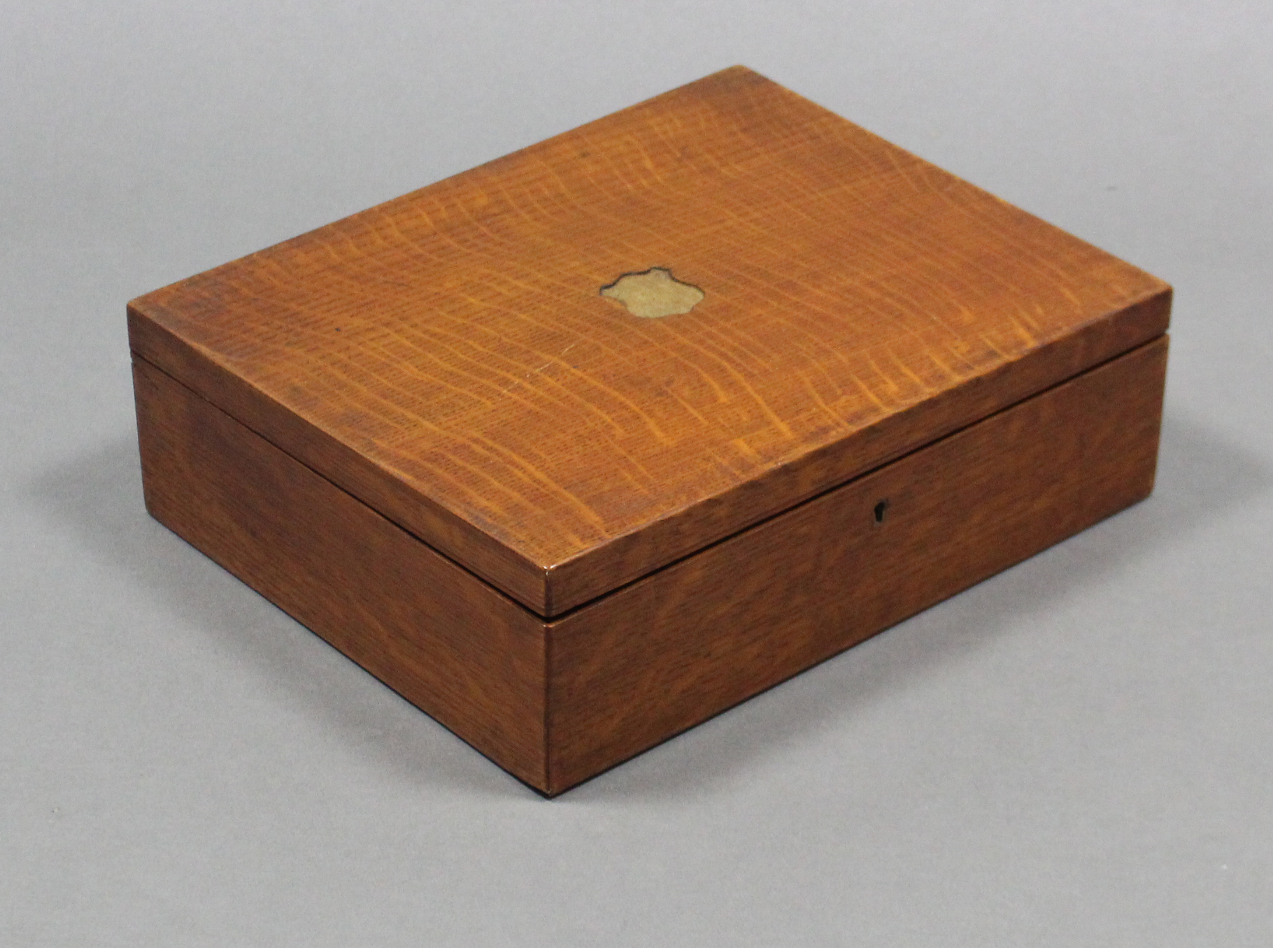 Twelve pairs of late Victorian engraved fish knives & forks, in fitted oak case. - Image 4 of 4