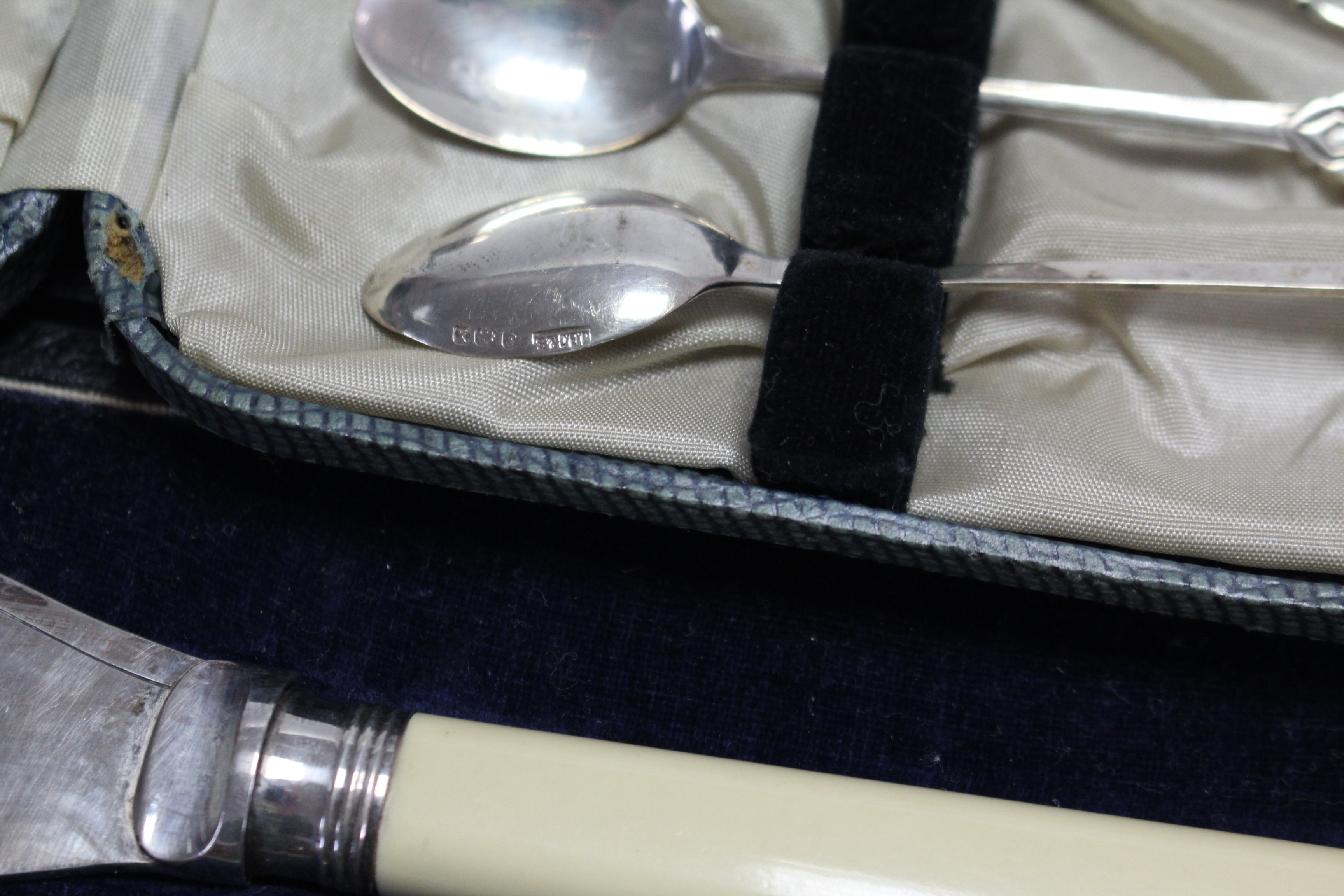 A Set of six George VI silver teaspoons with fancy terminals, Birmingham 1947, cased; a similar pair - Image 3 of 3