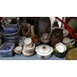 Various items of decorative china, pottery, glassware, etc., part w.a.f.