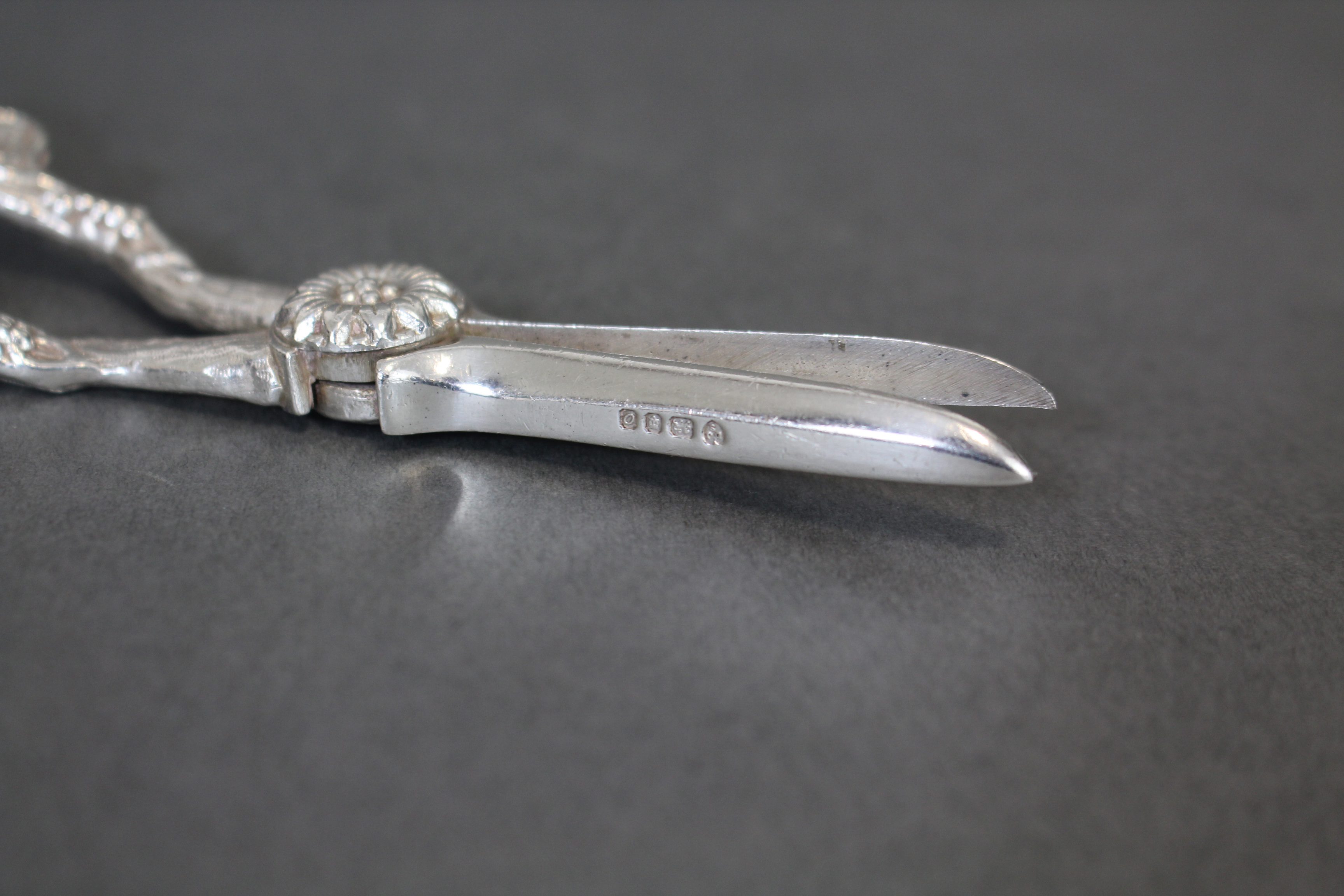 A pair of modern silver grape scissors with cast grapevine stems; London 1969, by D. J. Silver. (3.2 - Image 3 of 3