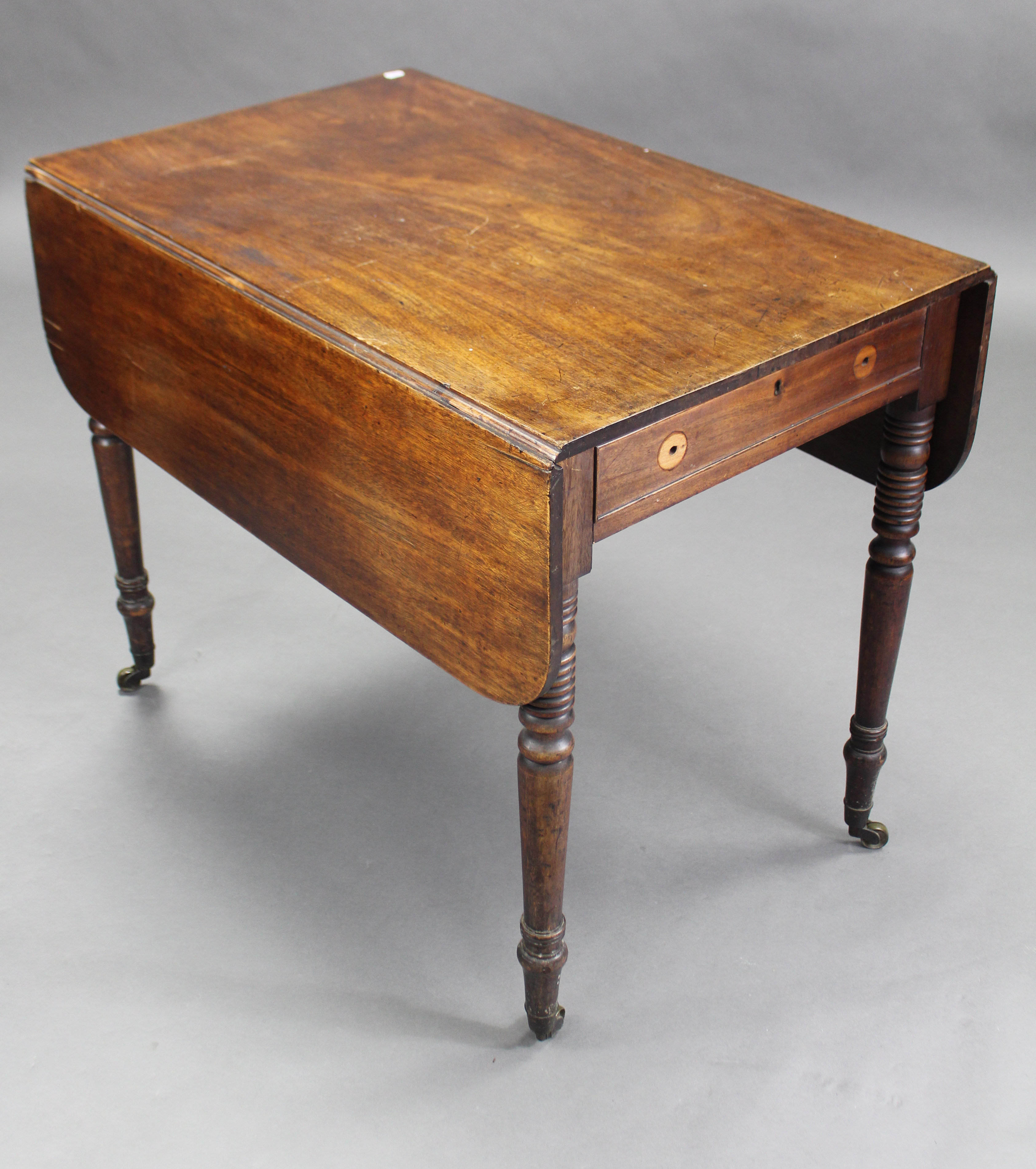 A Georgian mahogany rectangular drop-leaf table fitted drawer to one end with brass knob handles, on - Image 6 of 6