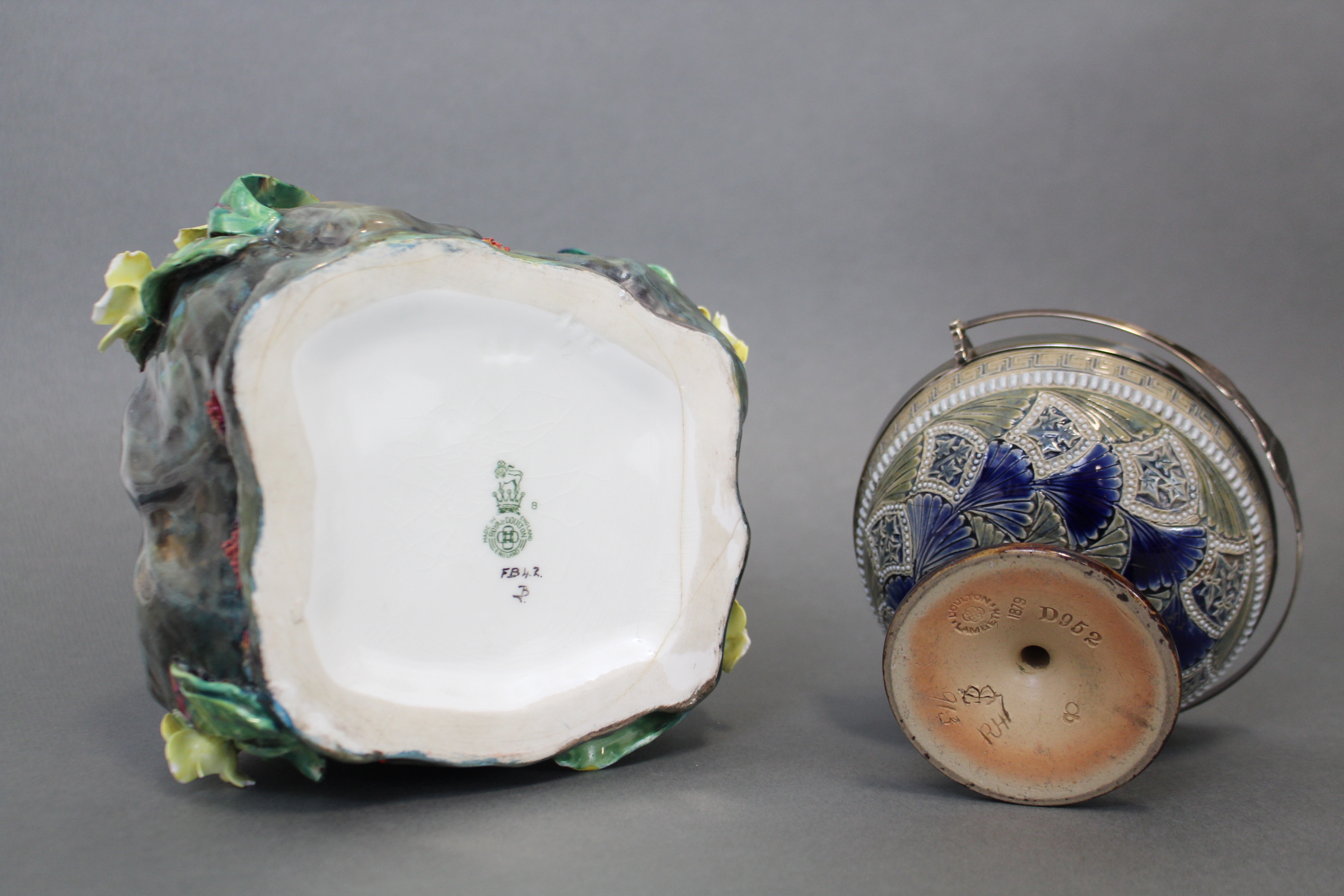 A Royal Doulton Lambeth stoneware bowl by Elizabeth Fisher, with applied decoration in blue & - Image 6 of 6