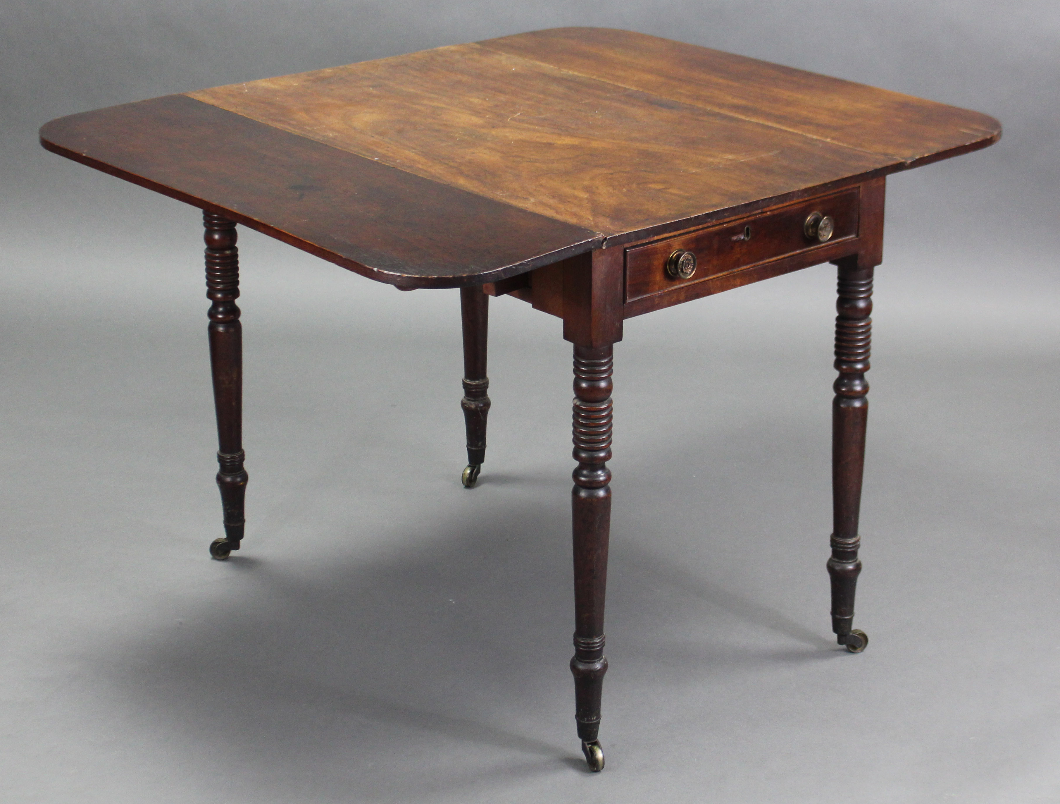 A Georgian mahogany rectangular drop-leaf table fitted drawer to one end with brass knob handles, on - Image 2 of 6