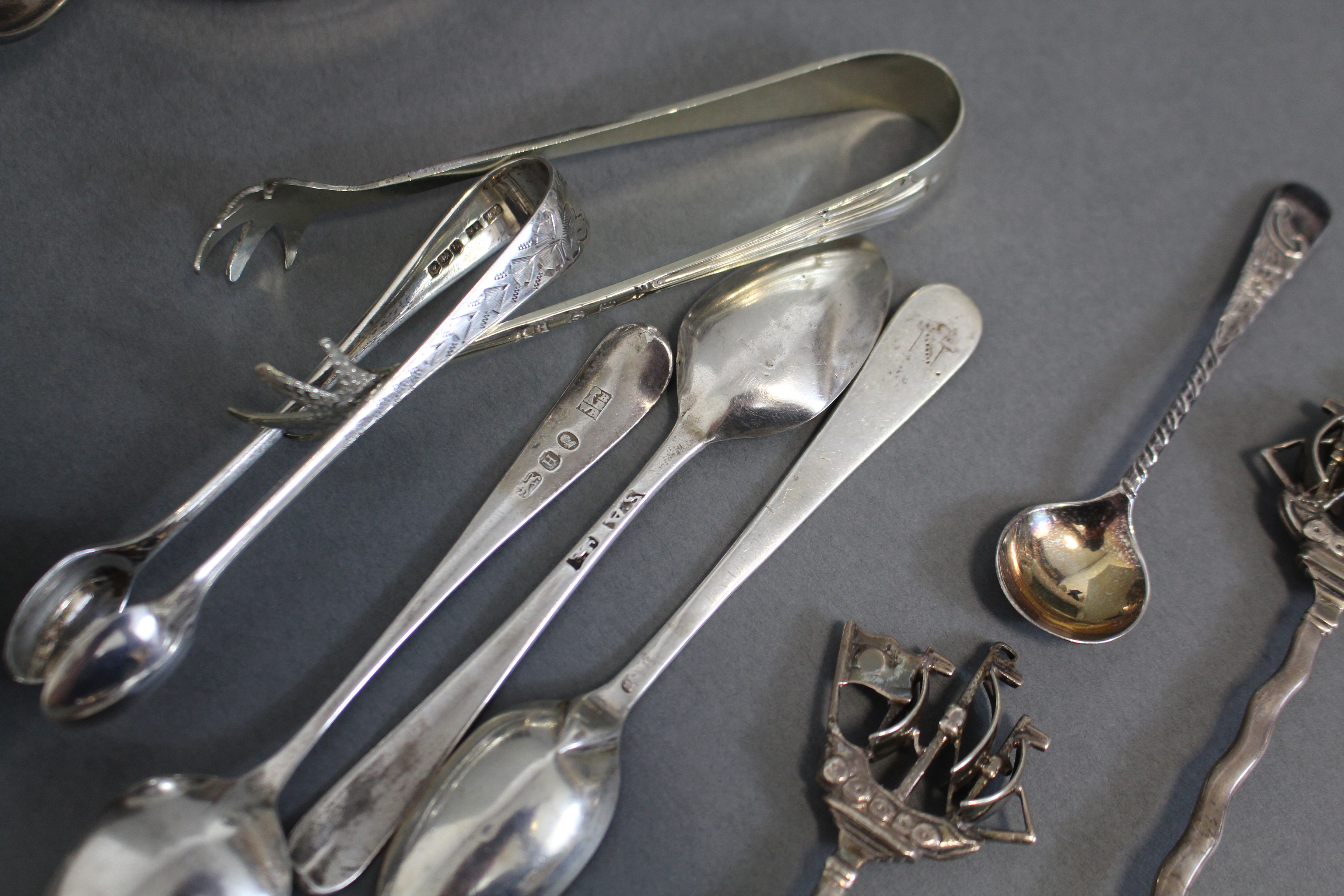 An Edwardian silver christening spoon in fitted case, Birmingham 1924, by Henry Clifford Davis; - Image 3 of 7