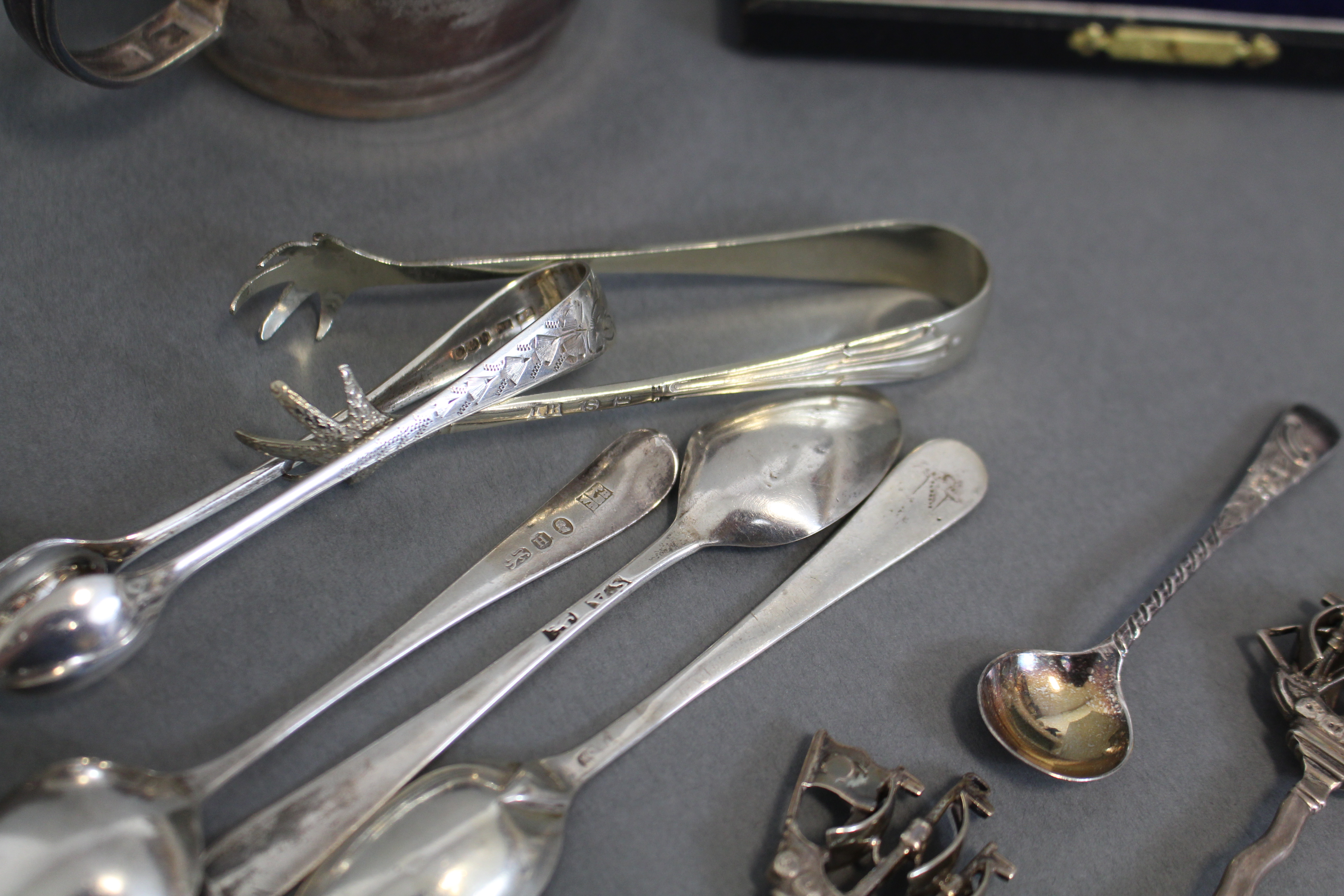 An Edwardian silver christening spoon in fitted case, Birmingham 1924, by Henry Clifford Davis; - Image 4 of 7