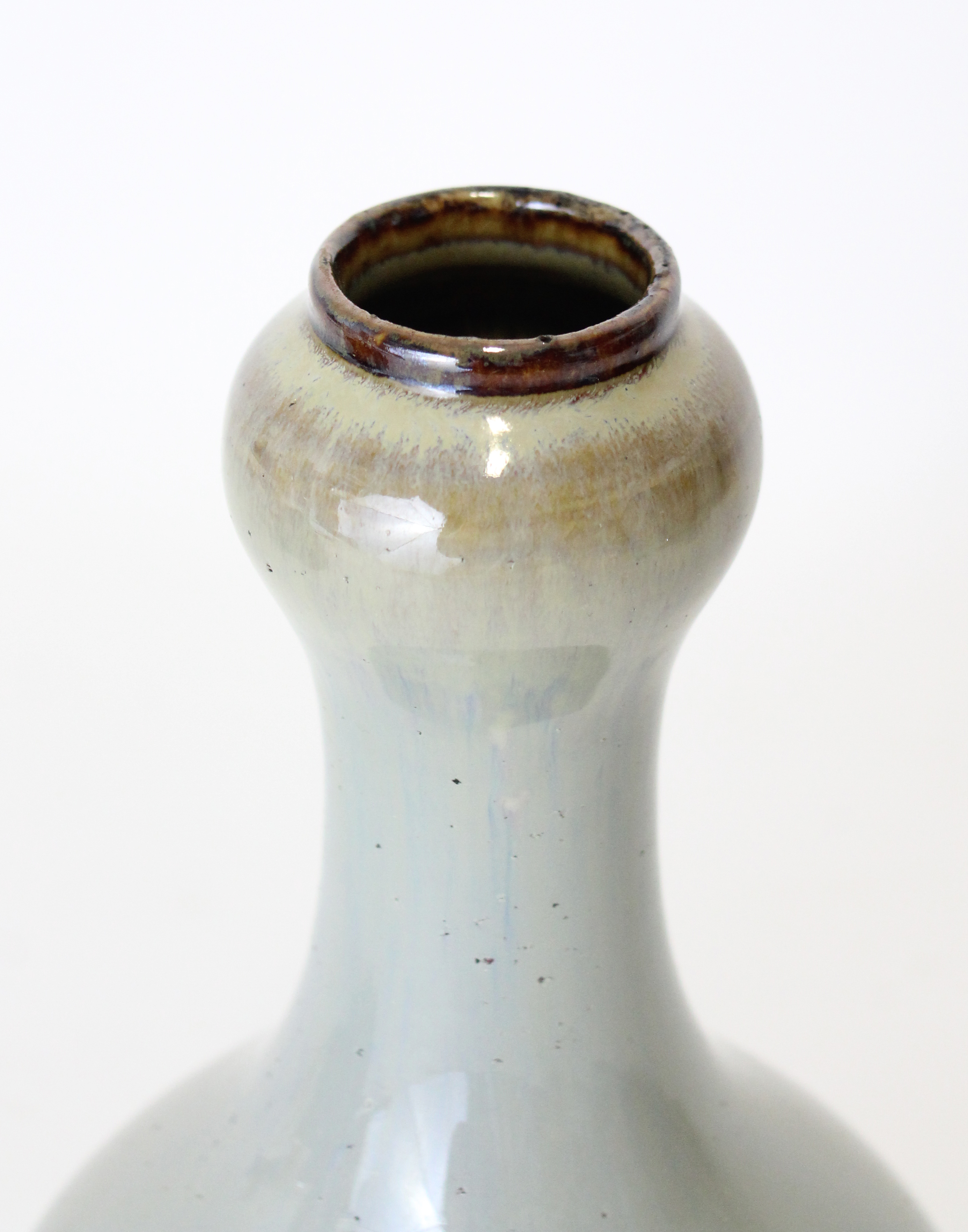 A CHINSE FLAMBÉ-GLAZED “GARLIC-MOUTH” VASE, the glaze of pale bluish tone, with pear-shaped body & - Image 3 of 10