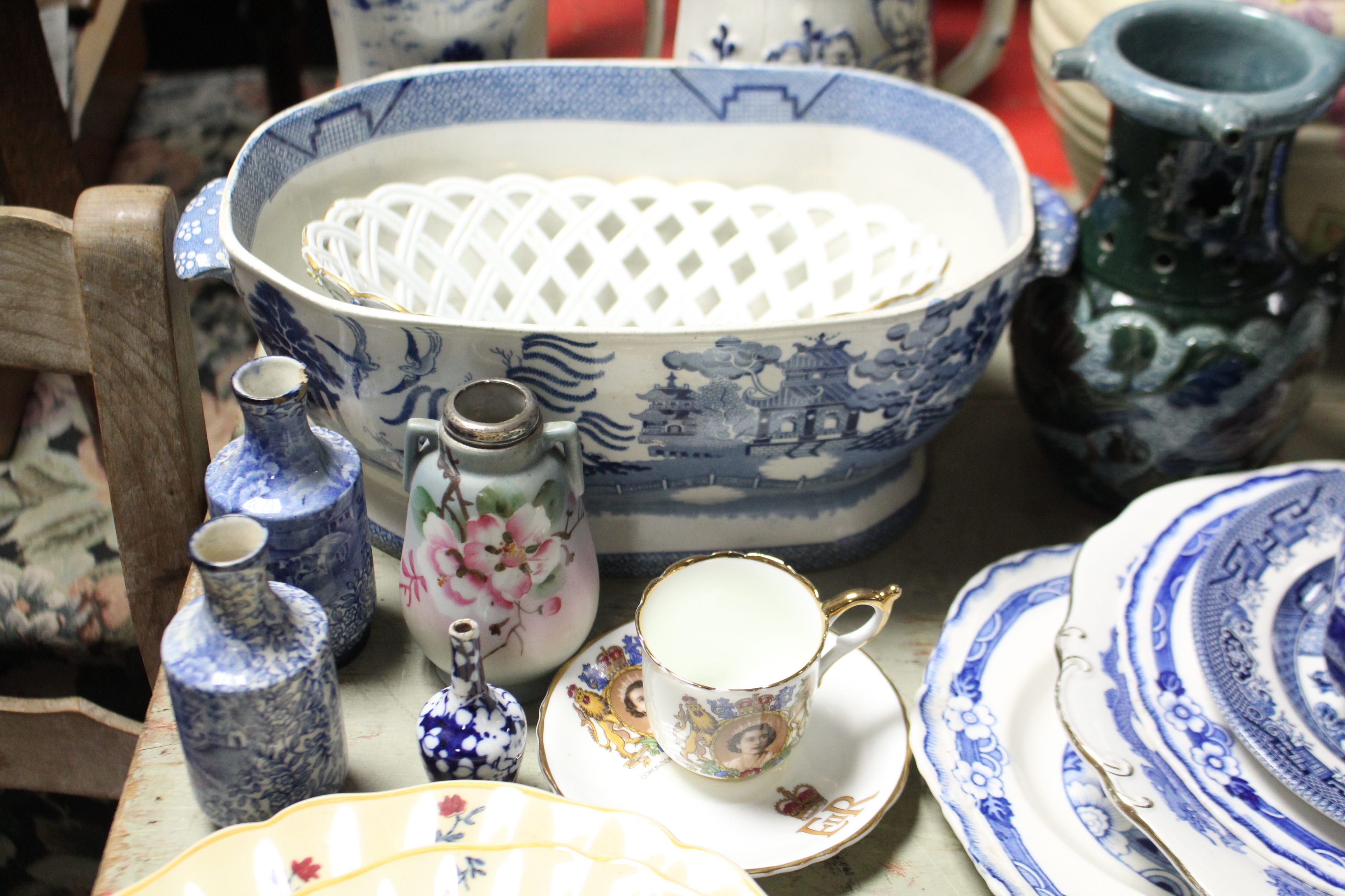 A Kensington ware floral decorated large jug, 7¾” high; a pair of cauldron blue & white decorated - Image 3 of 5