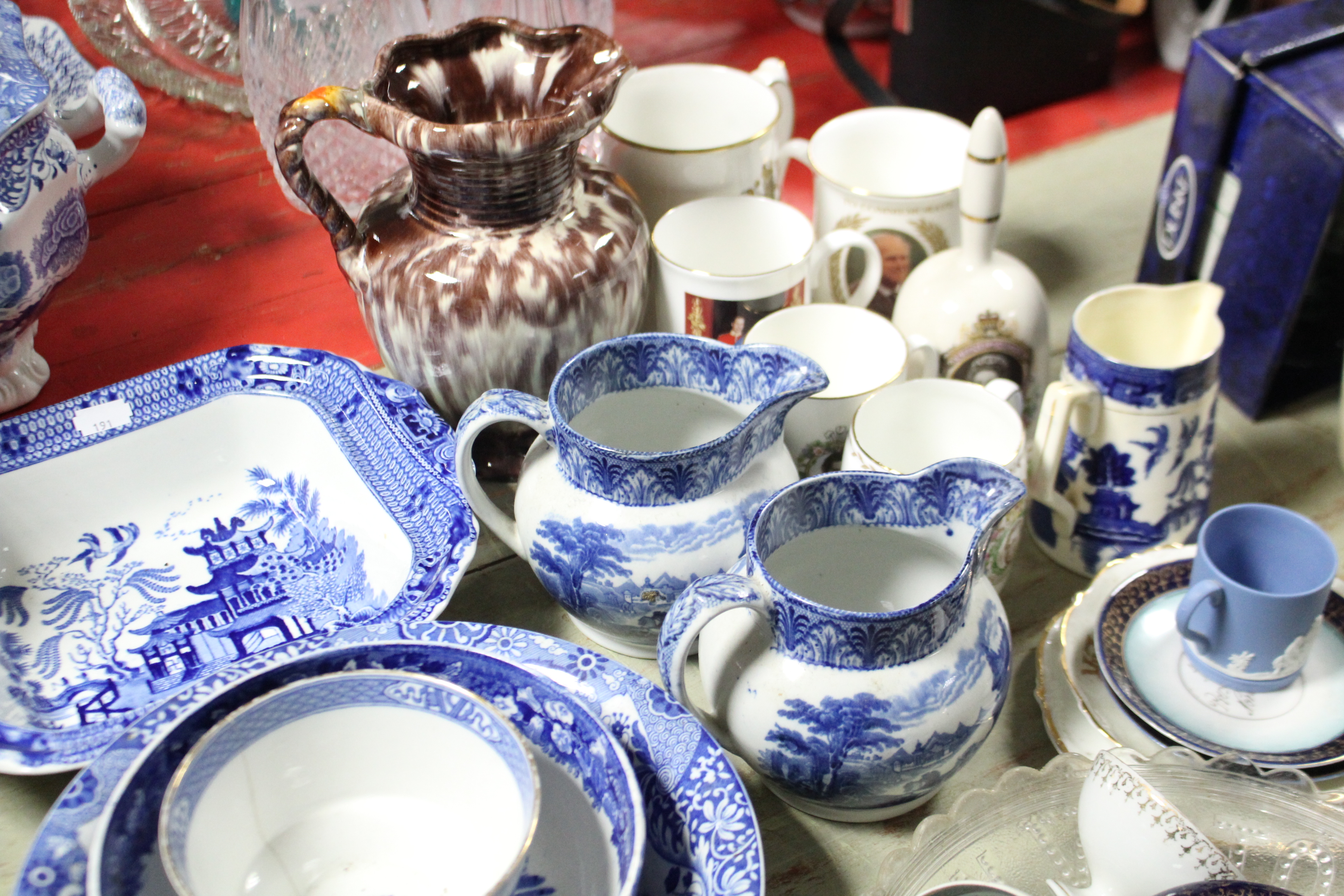 A Kensington ware floral decorated large jug, 7¾” high; a pair of cauldron blue & white decorated - Image 5 of 5