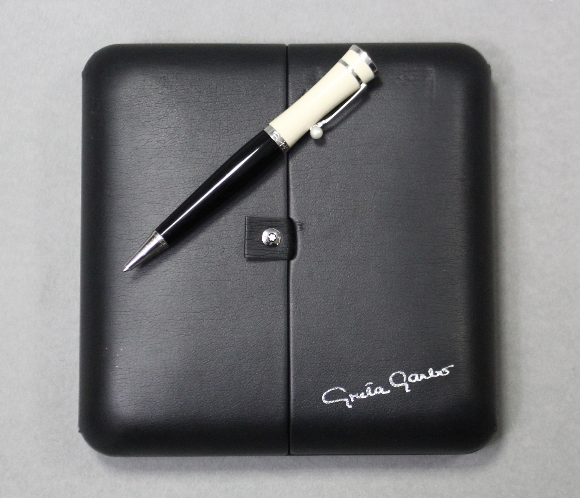 A MONT BLANC SPECIAL EDITION "GRETA GARBO" BALL-POINT PEN, CASED.