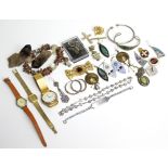 Various items of costume jewellery.