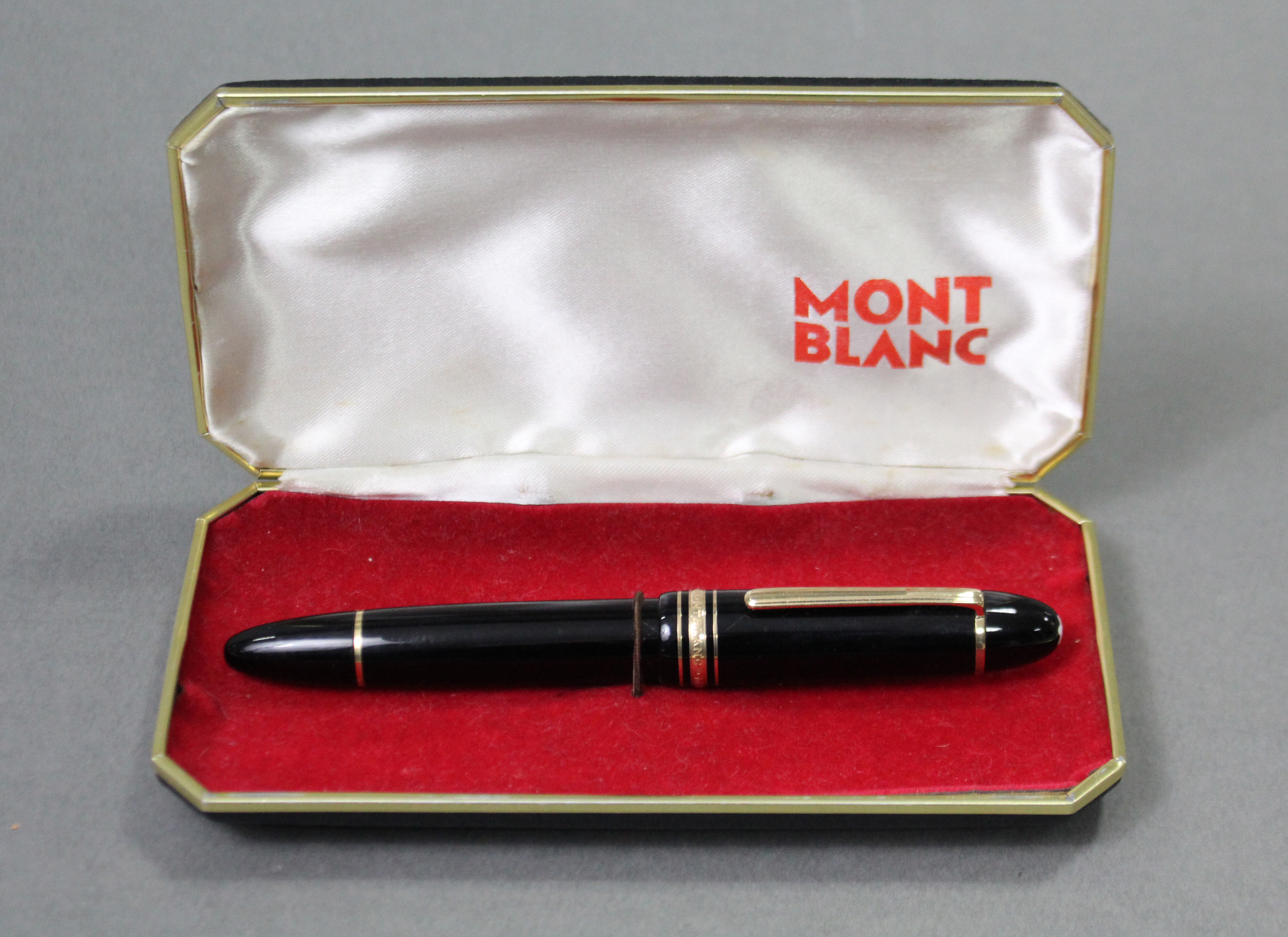 A Mont Blanc "No. 149" desk fountain pen, cased.