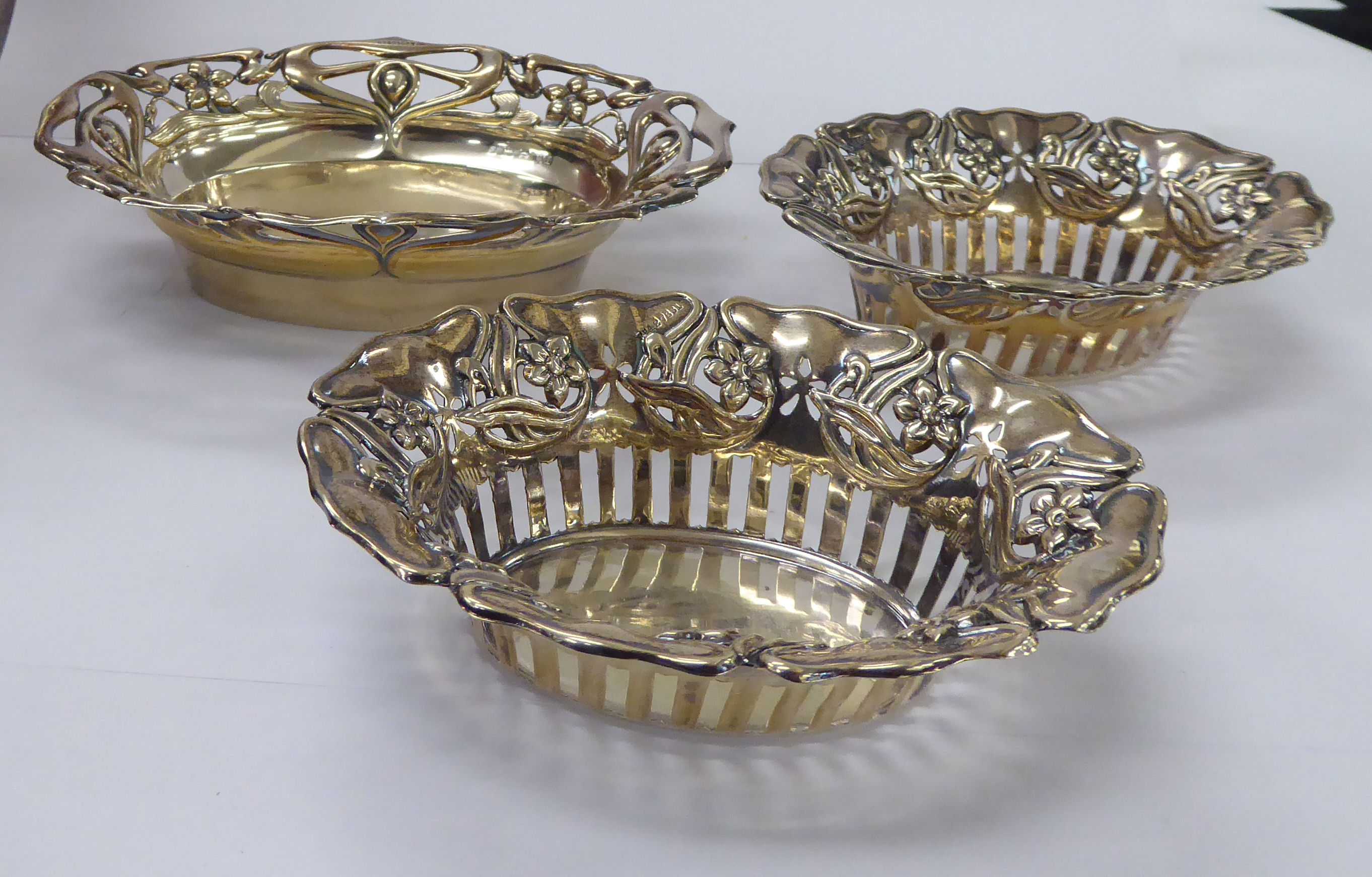 Art Nouveau silver oval sweet dishes, viz.