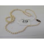 A graduated pearl necklace,