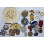 Small items of personal ornament and collectables CS