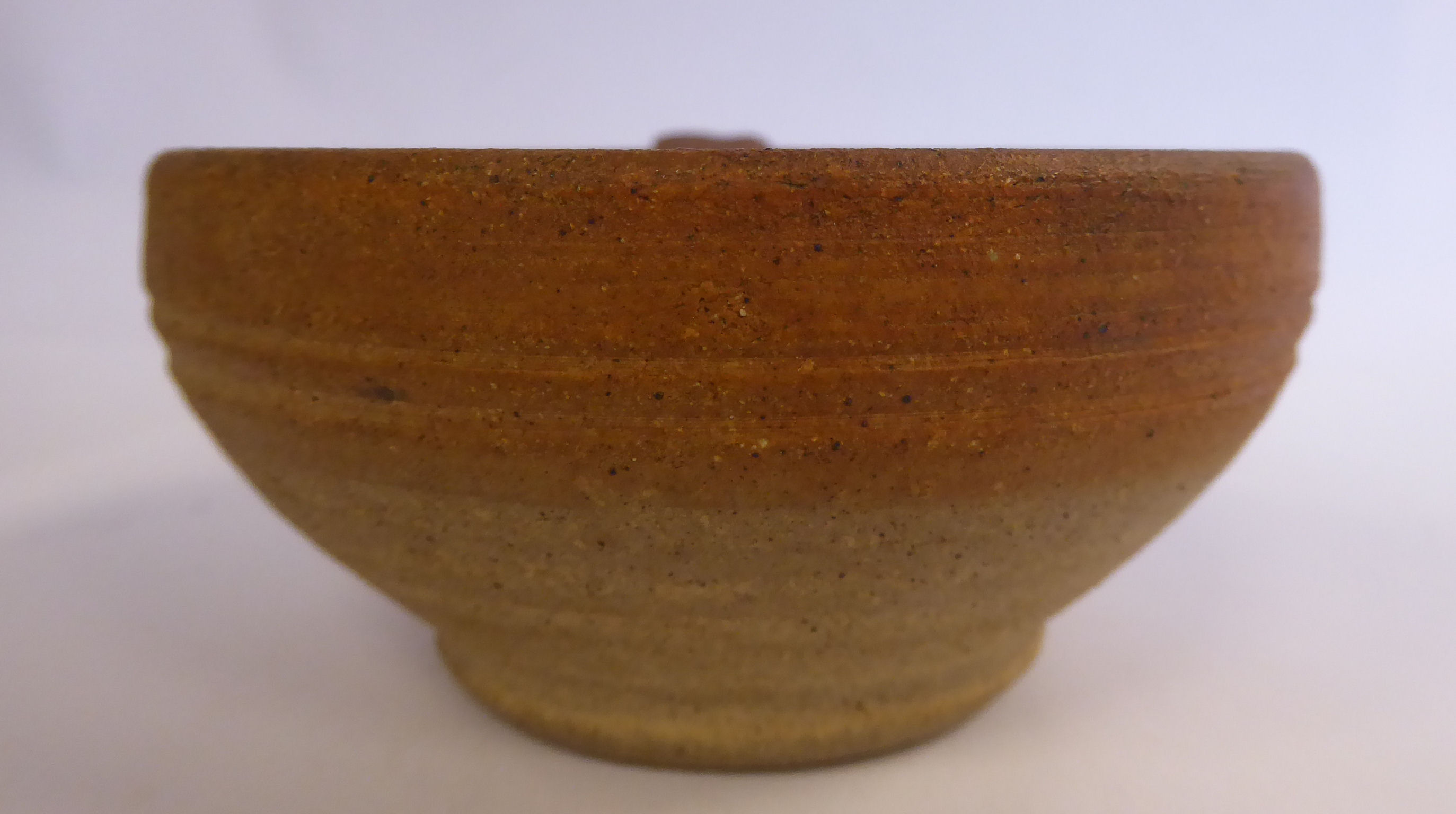 A Leach Pottery naturally coloured stoneware and celadon glazed hard porcelain egg baker or ramekin - Image 5 of 8