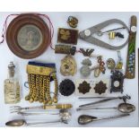 Small collectables and items of personal ornament: to include Masonry and military insignia