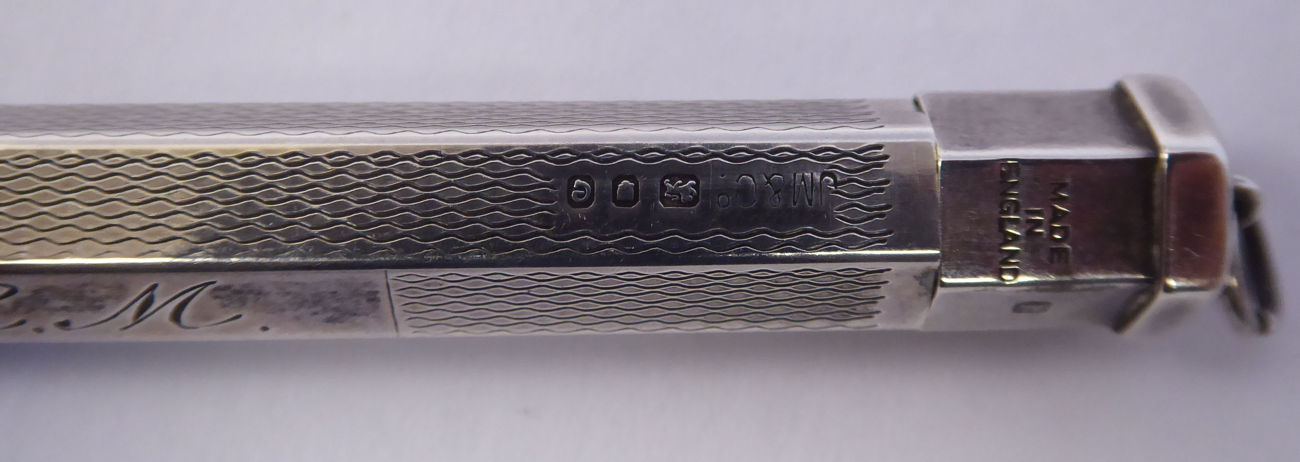 Ten items of 'vintage' silver, silver coloured and white metal cased writing equipment, viz. - Image 7 of 8