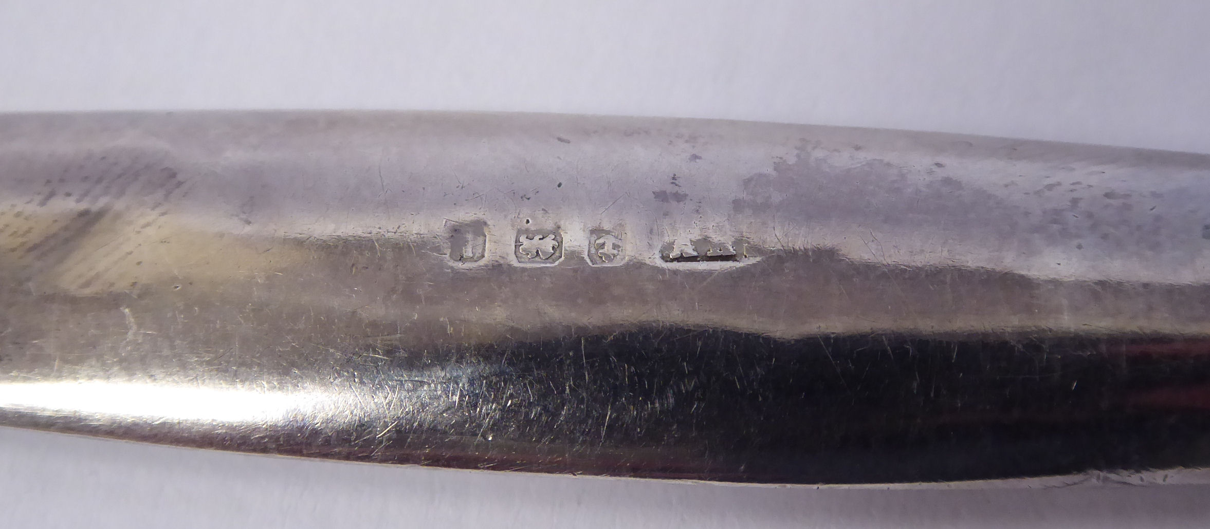 Ten items of 'vintage' silver, silver coloured and white metal cased writing equipment, viz. - Image 4 of 8