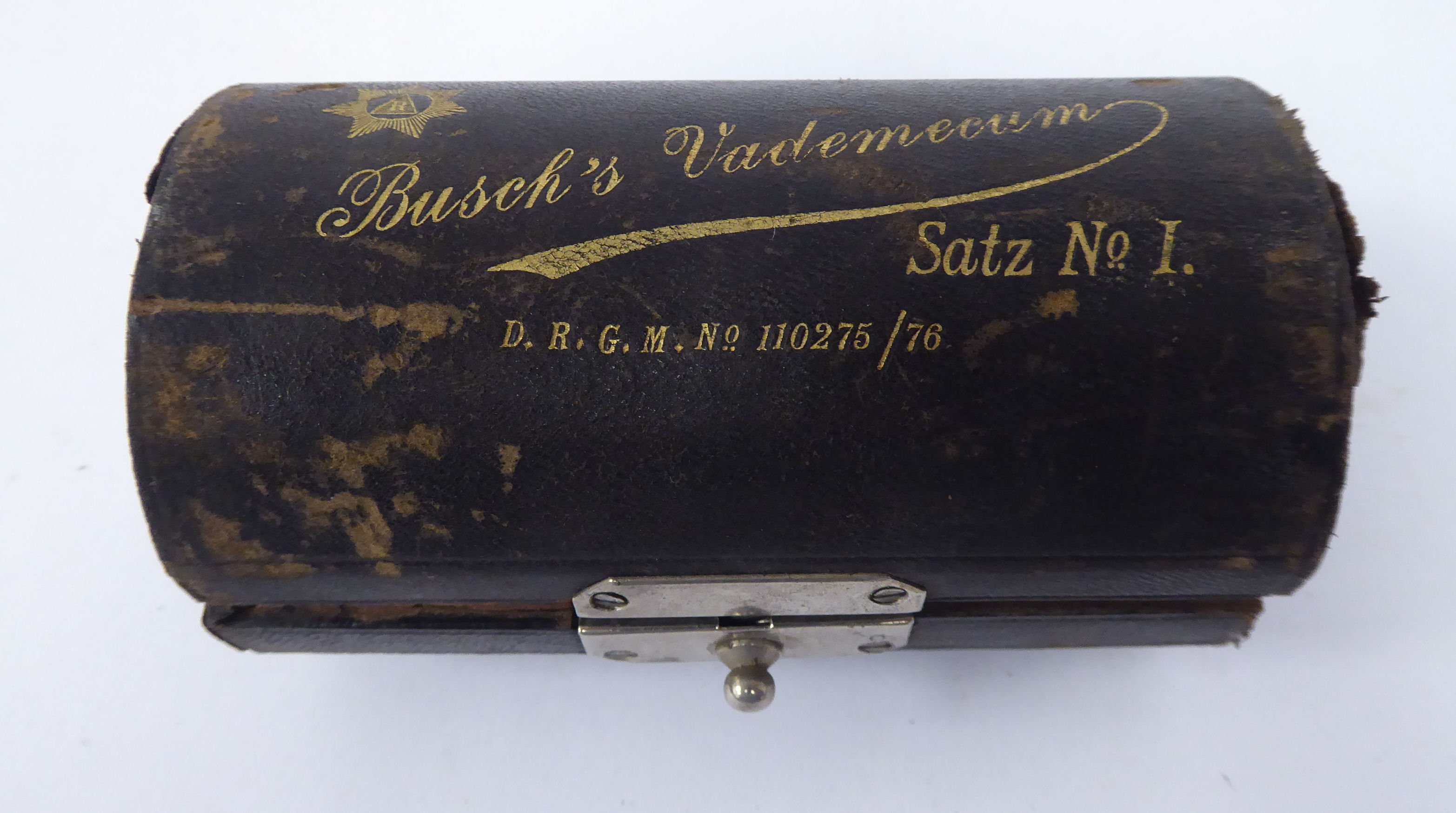 A late 19thC lacquered brass moulded mahogany plate camera with a cased Busch's Vadermecium Satz.No. - Image 10 of 12