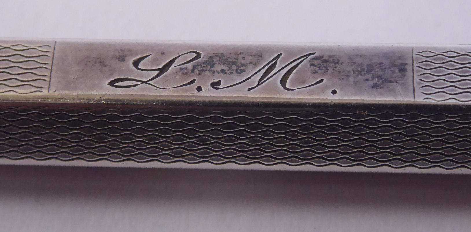 Ten items of 'vintage' silver, silver coloured and white metal cased writing equipment, viz. - Image 6 of 8